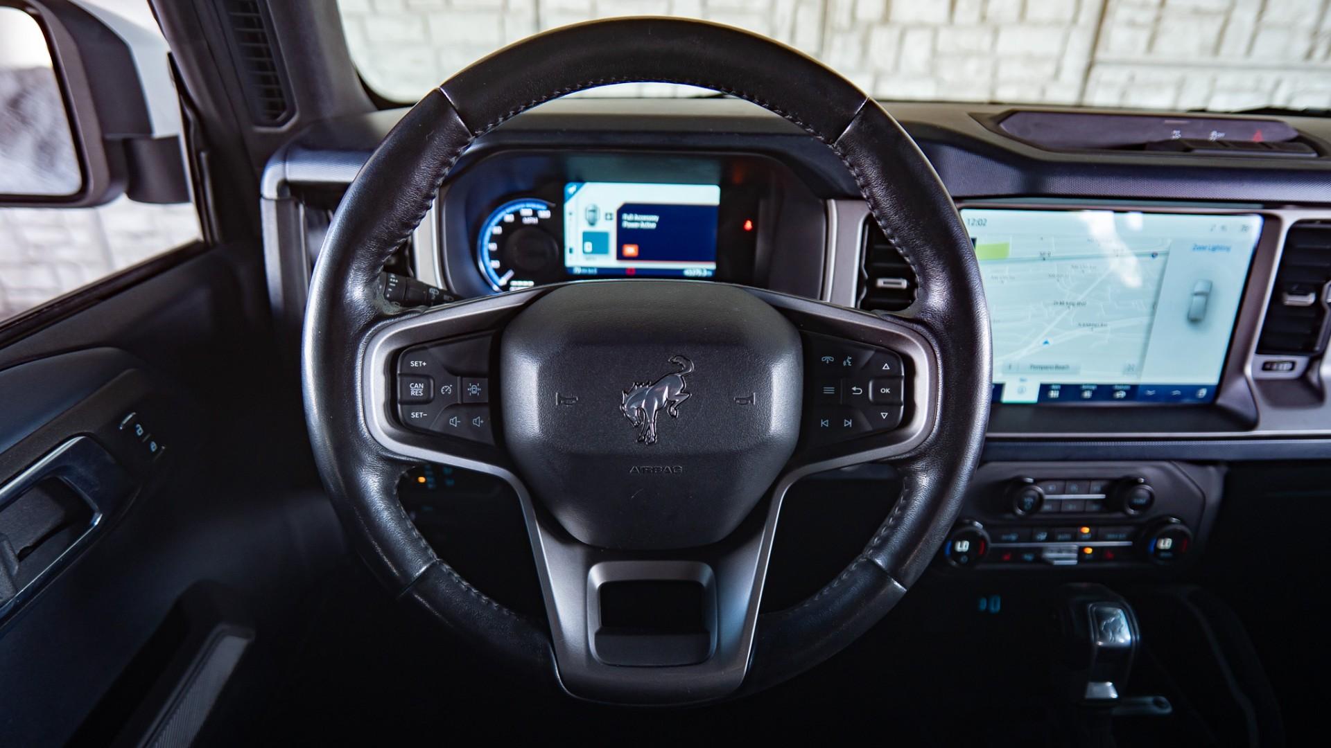 2021 FORD BRONCO in Oxford White, photo 16 of 48