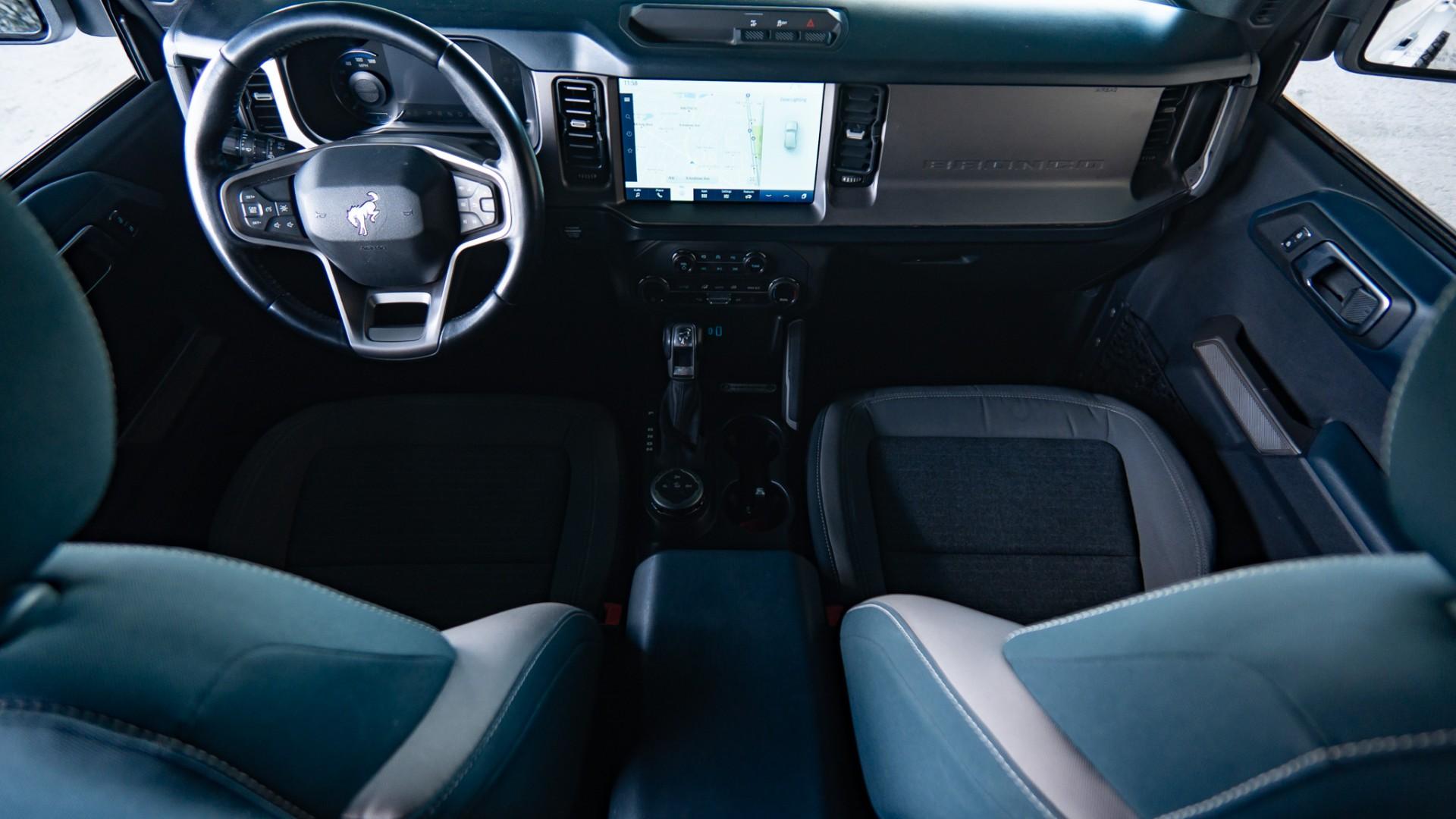 2021 FORD BRONCO in Oxford White, photo 2 of 48