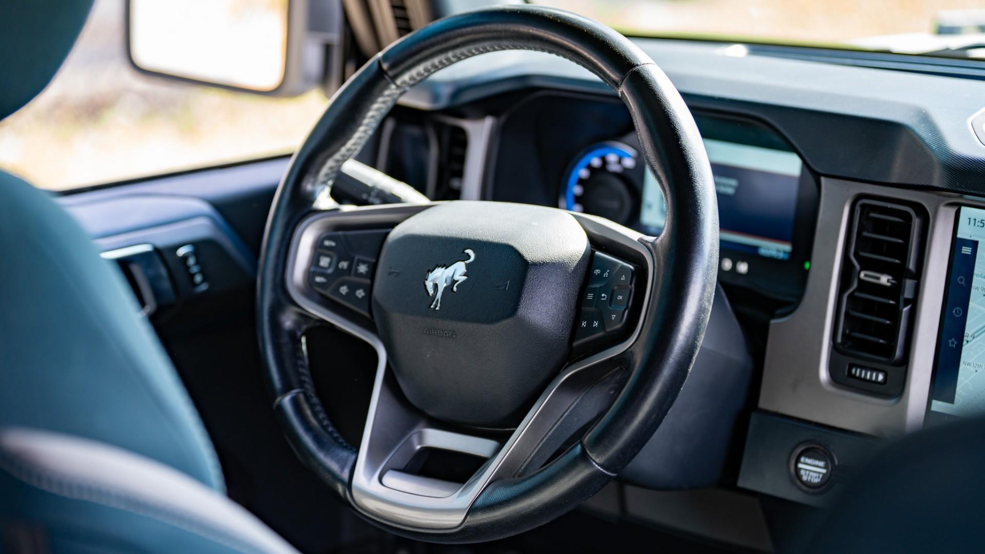 2021 FORD BRONCO in Oxford White, photo 22 of 48