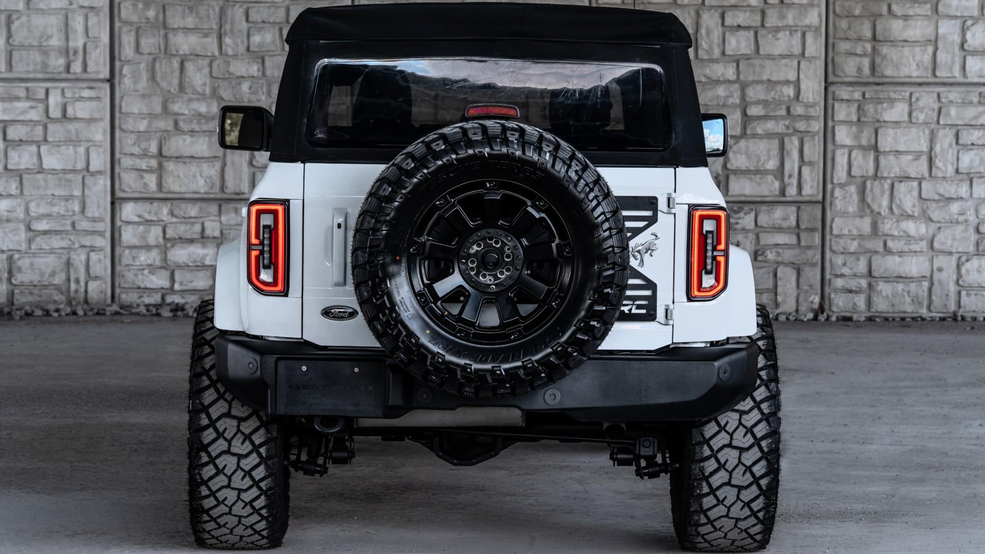 2021 FORD BRONCO in Oxford White, photo 8 of 48