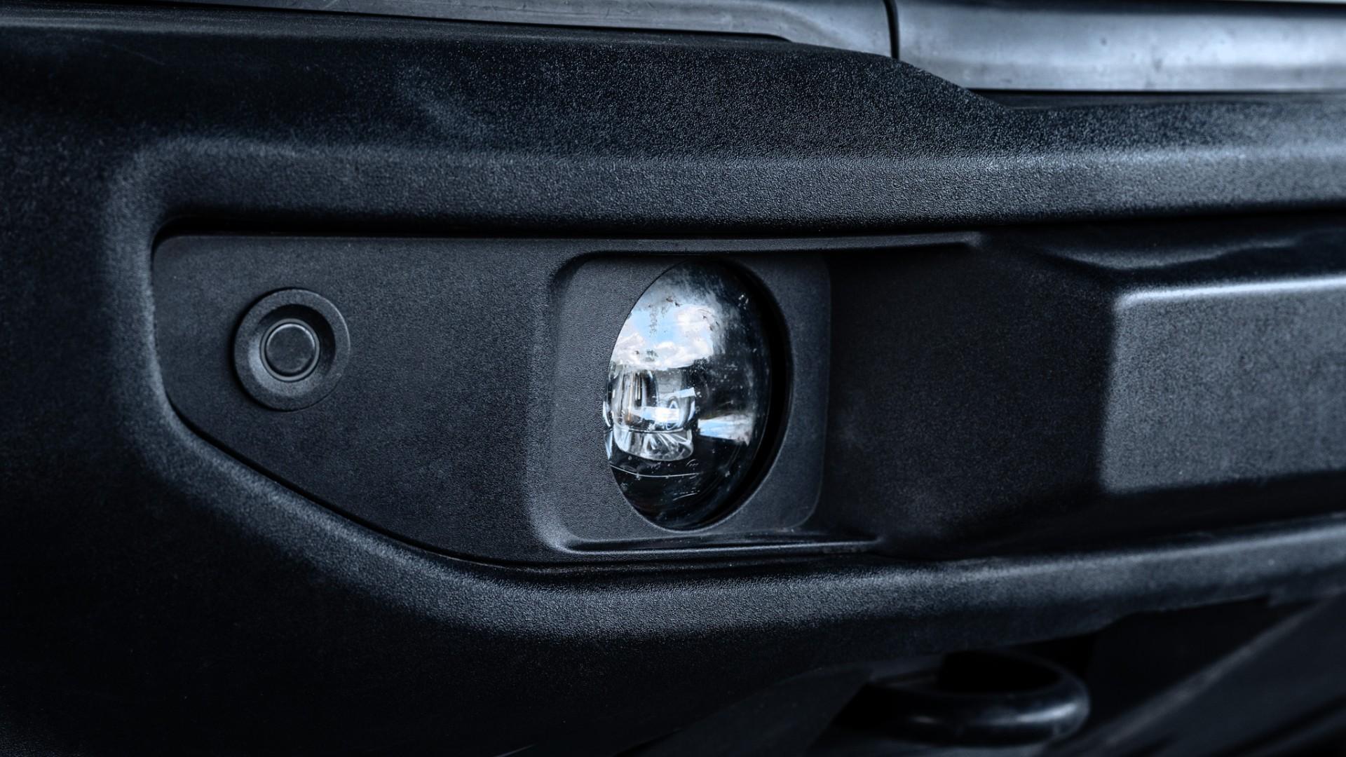 2021 FORD BRONCO in Oxford White, photo 38 of 48