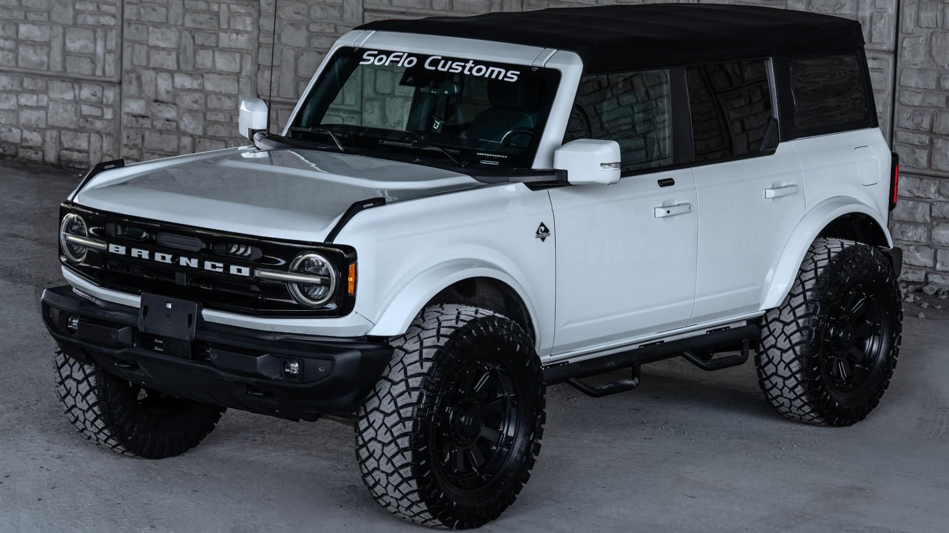 2021 FORD BRONCO in Oxford White, photo 40 of 48