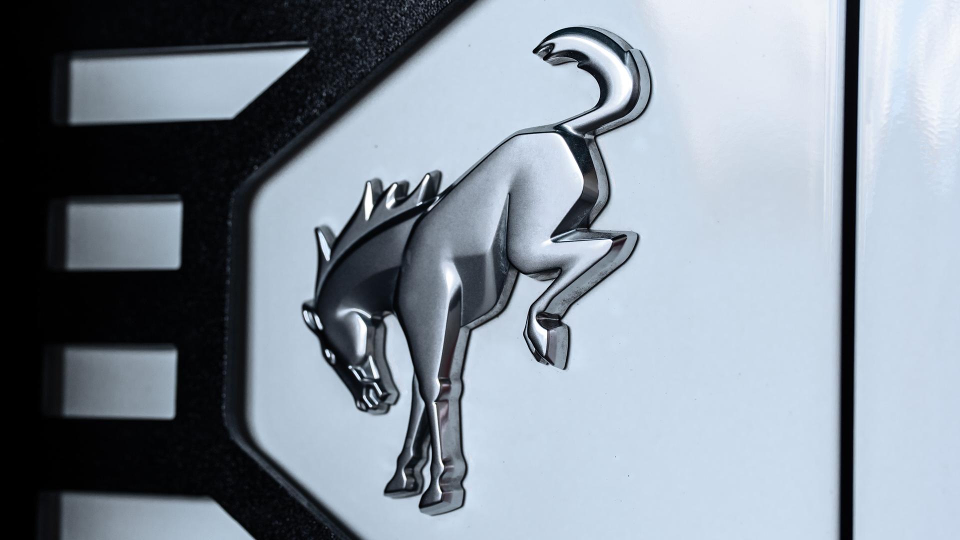 2021 FORD BRONCO in Oxford White, photo 41 of 48