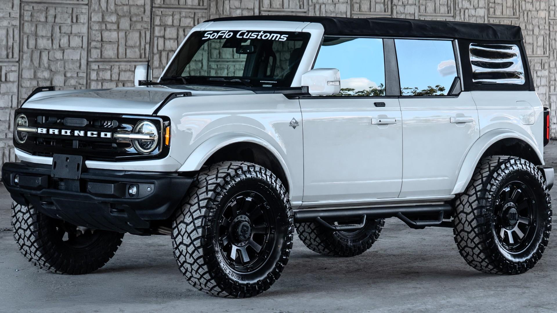2021 FORD BRONCO in Oxford White, photo 3 of 48