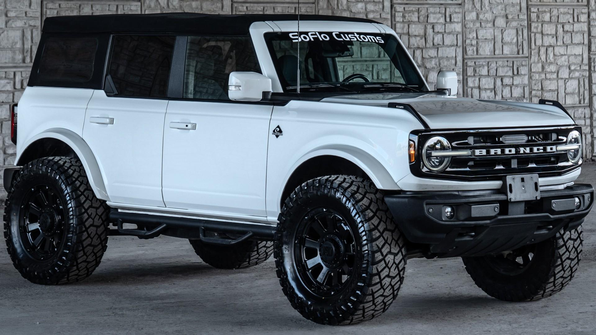 2021 FORD BRONCO in Oxford White, photo 6 of 48