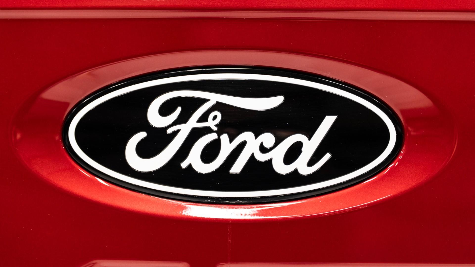 2024 FORD F-150 LARIAT in Red, photo 45 of 45
