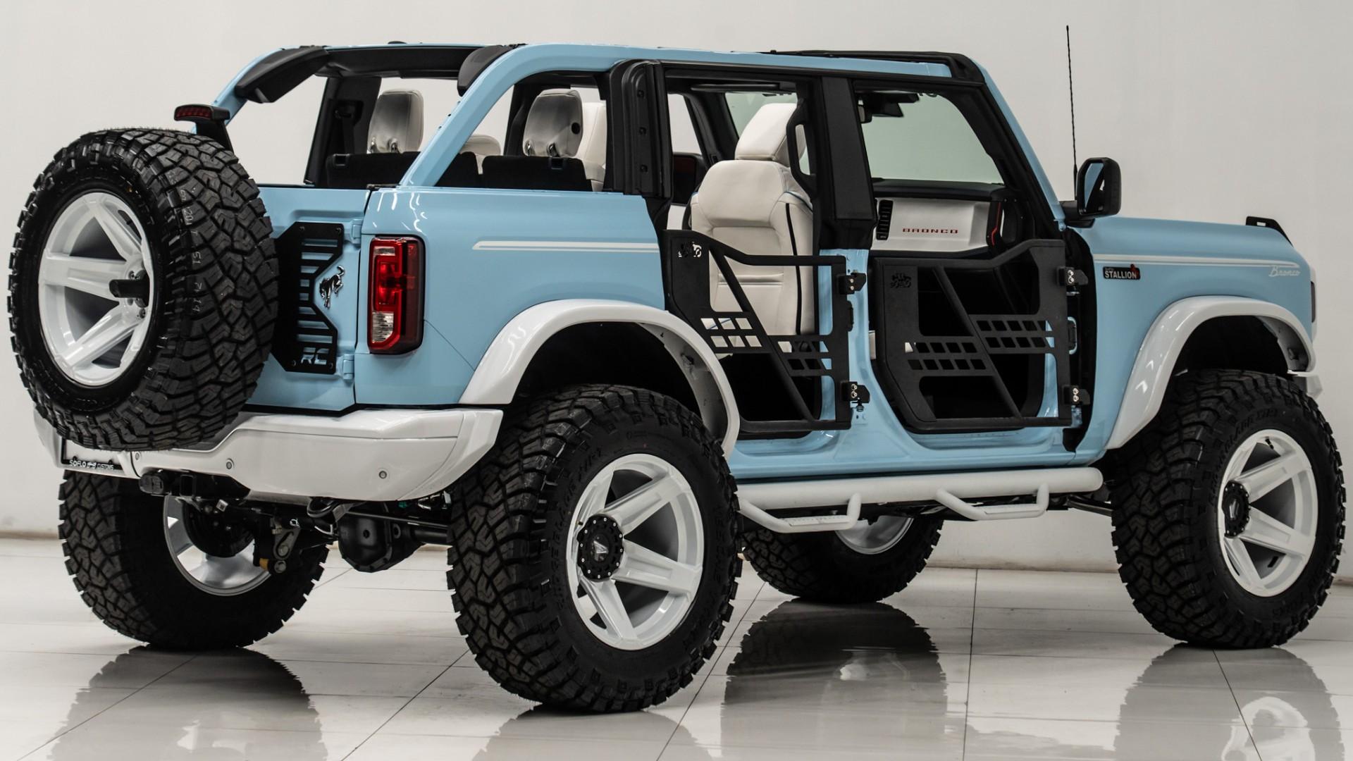 2025 FORD BRONCO in Robins Egg Blue, photo 15 of 57