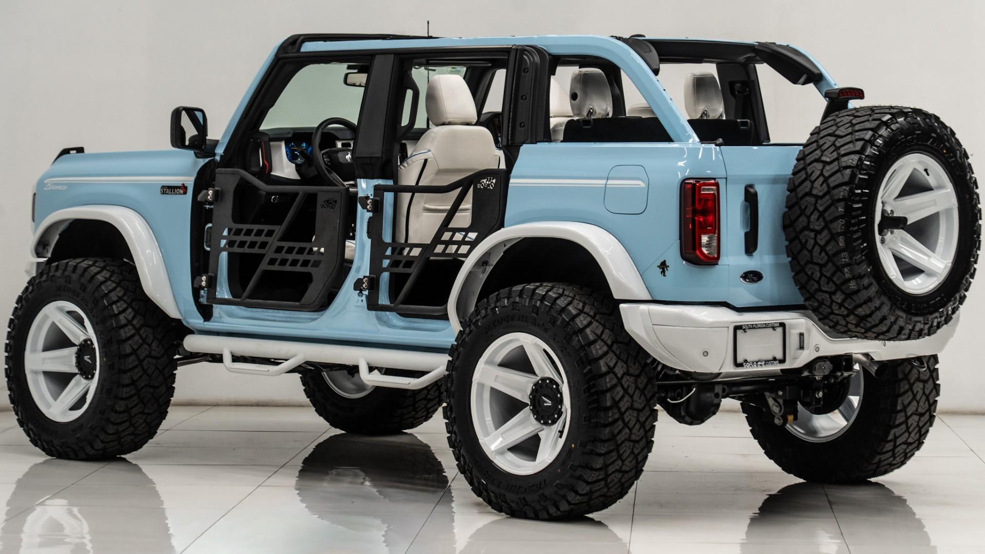 2025 FORD BRONCO in Robins Egg Blue, photo 16 of 57