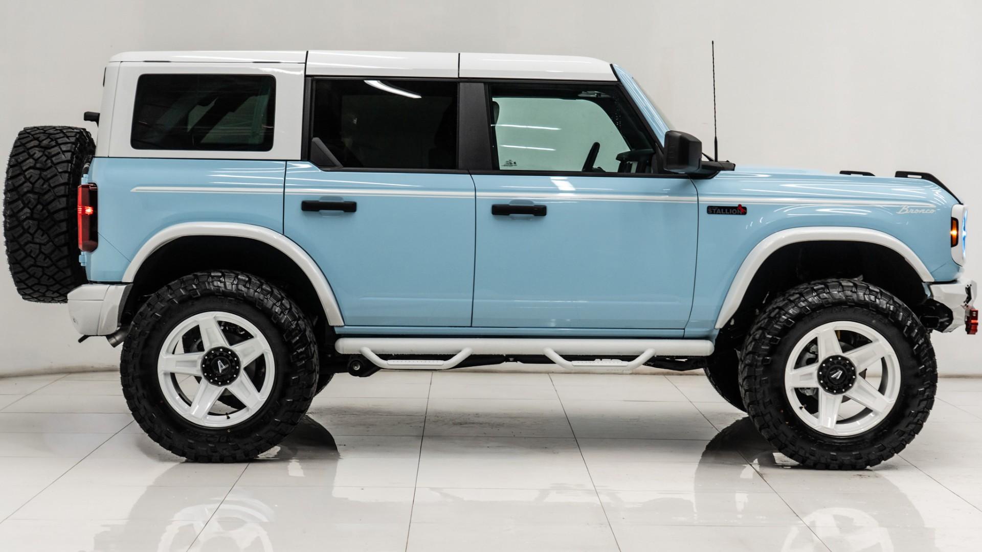 2025 FORD BRONCO in Robins Egg Blue, photo 7 of 57
