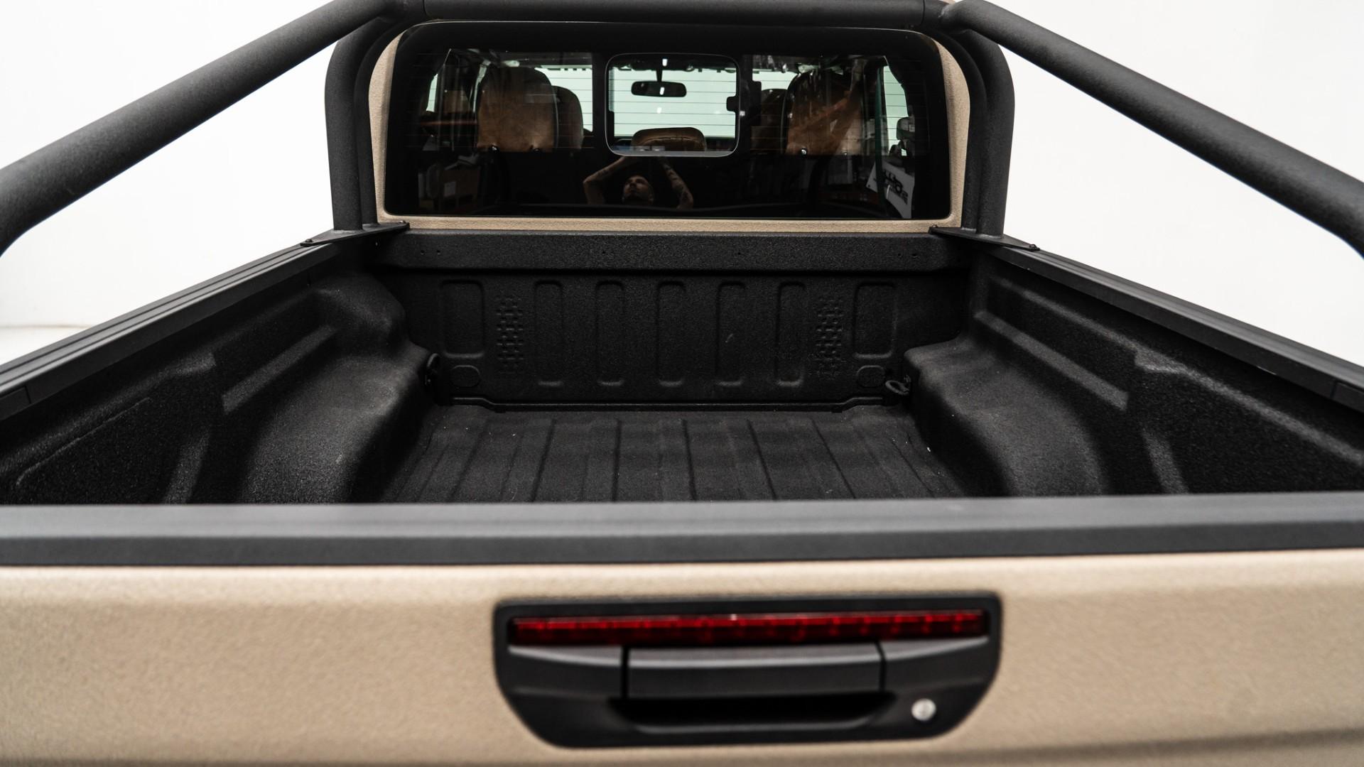2025 JEEP GLADIATOR in Tan, photo 35 of 59