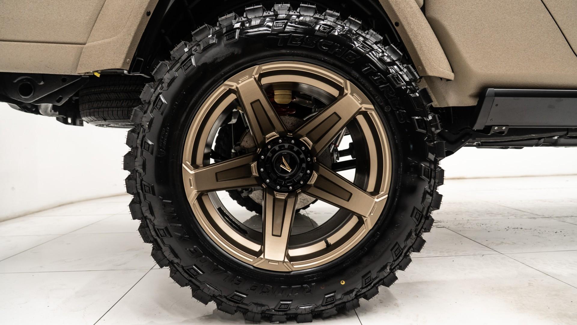 2025 JEEP GLADIATOR in Tan, photo 28 of 59