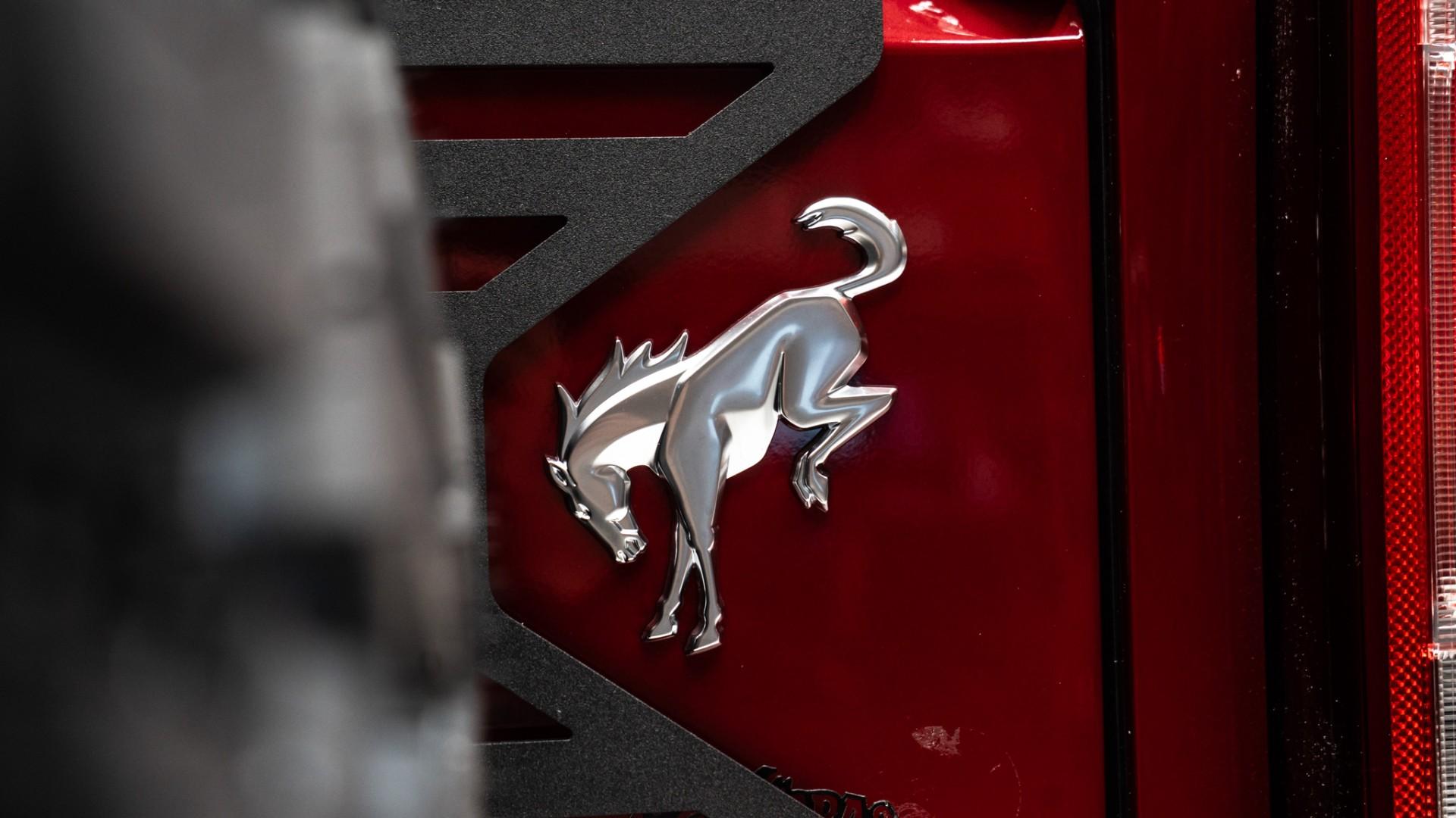 2025 FORD BRONCO in Red, photo 28 of 47
