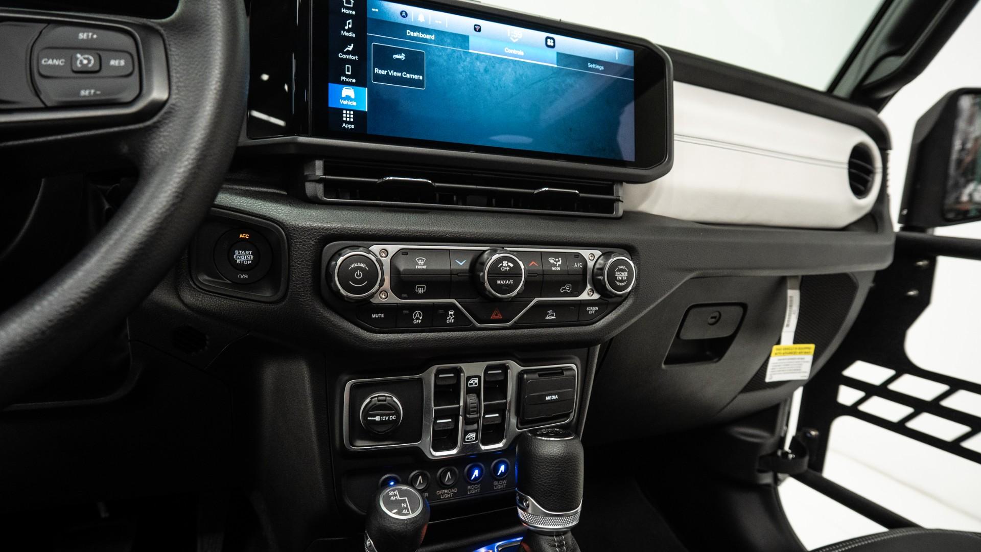 2026 JEEP WRANGLER in Black, photo 23 of 25