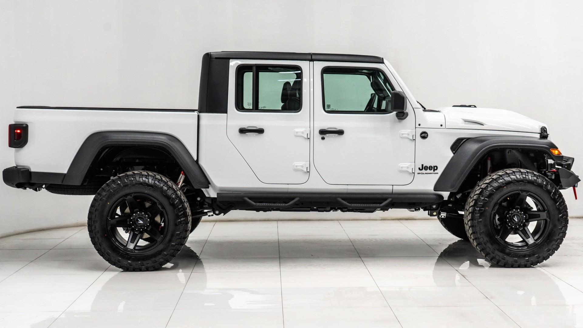 2025 JEEP GLADIATOR in White, photo 6 of 48