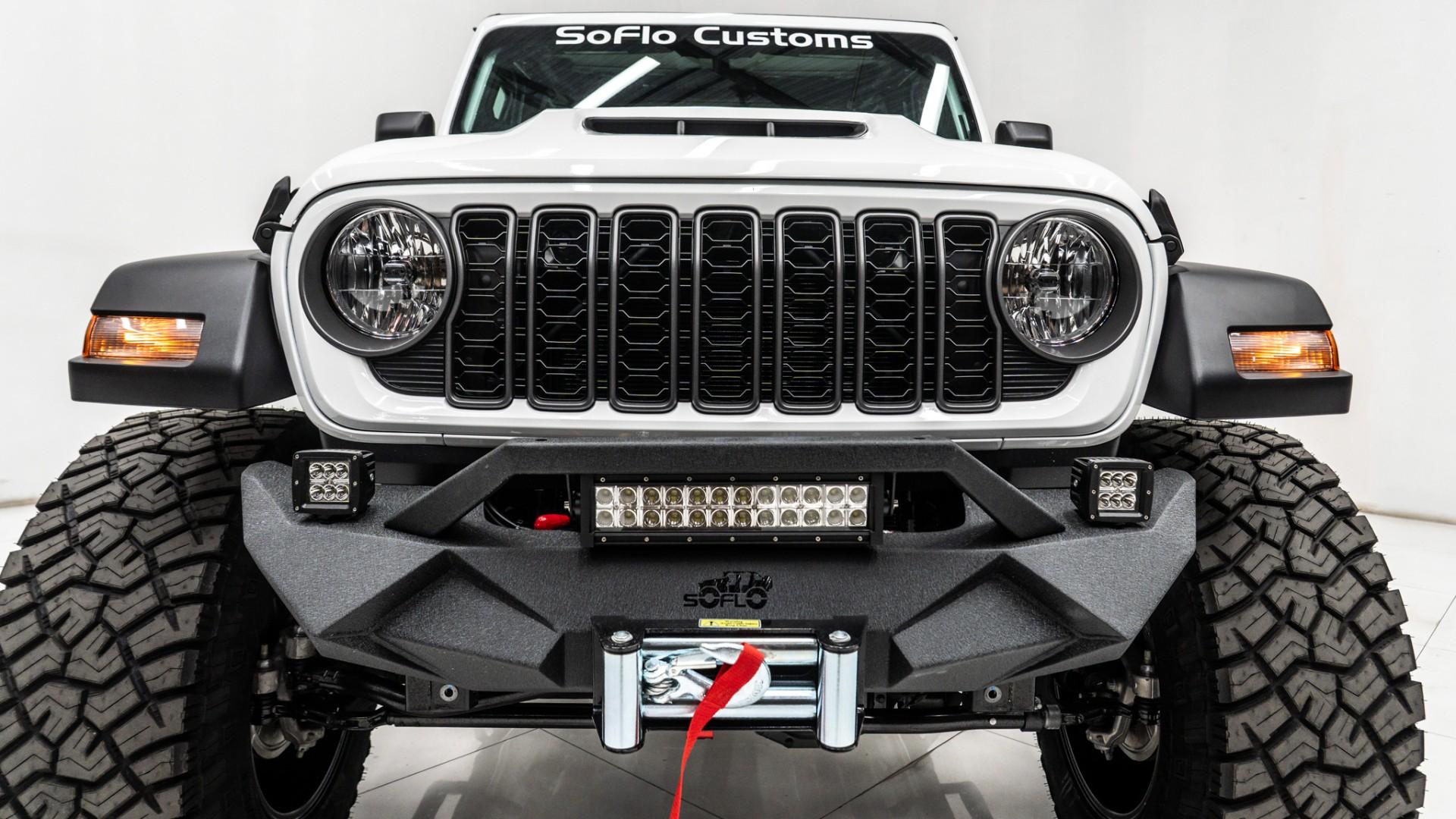 2025 JEEP GLADIATOR in White, photo 25 of 48