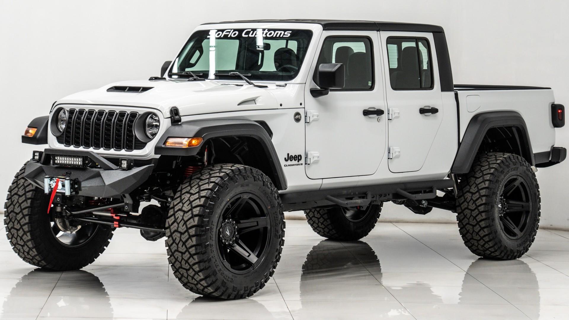 2025 JEEP GLADIATOR in White, photo 18 of 48