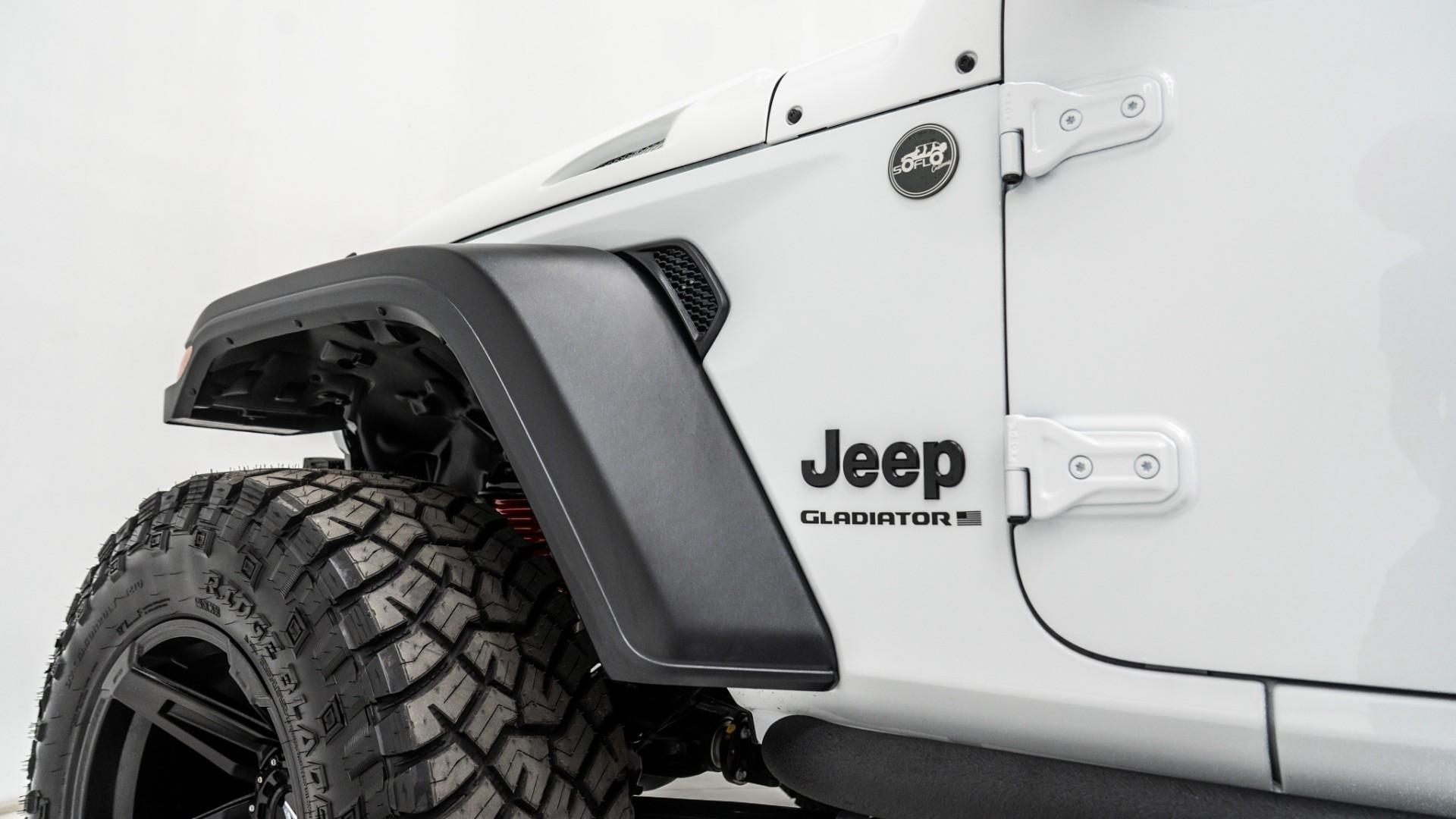 2025 JEEP GLADIATOR in White, photo 14 of 48