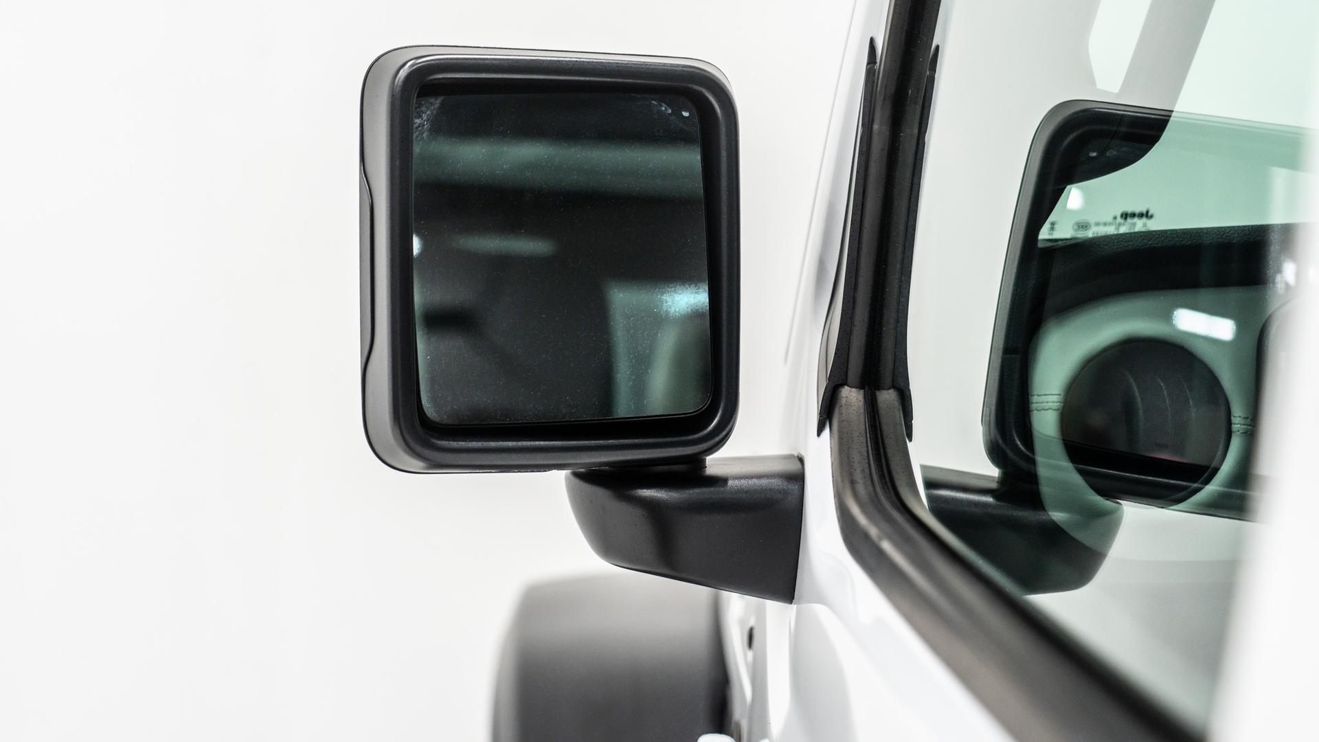 2025 JEEP GLADIATOR in White, photo 30 of 48
