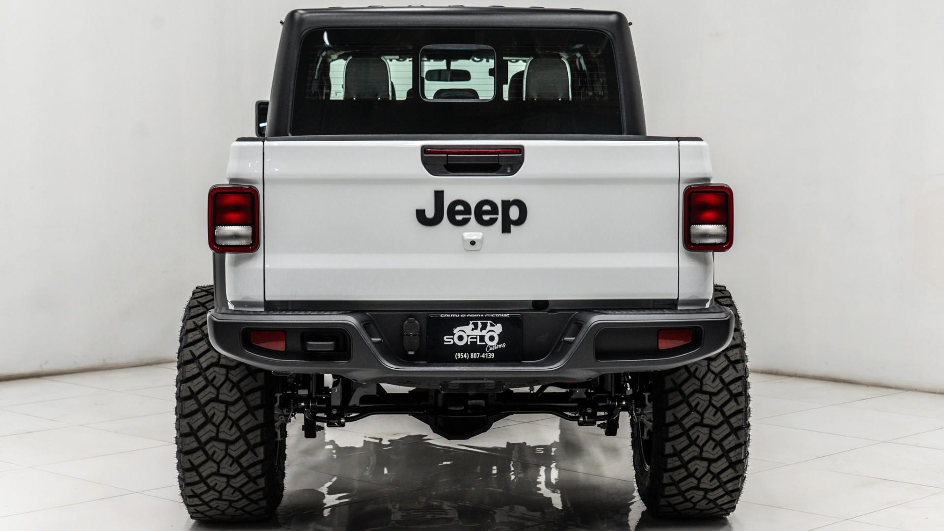 2025 JEEP GLADIATOR in White, photo 8 of 48