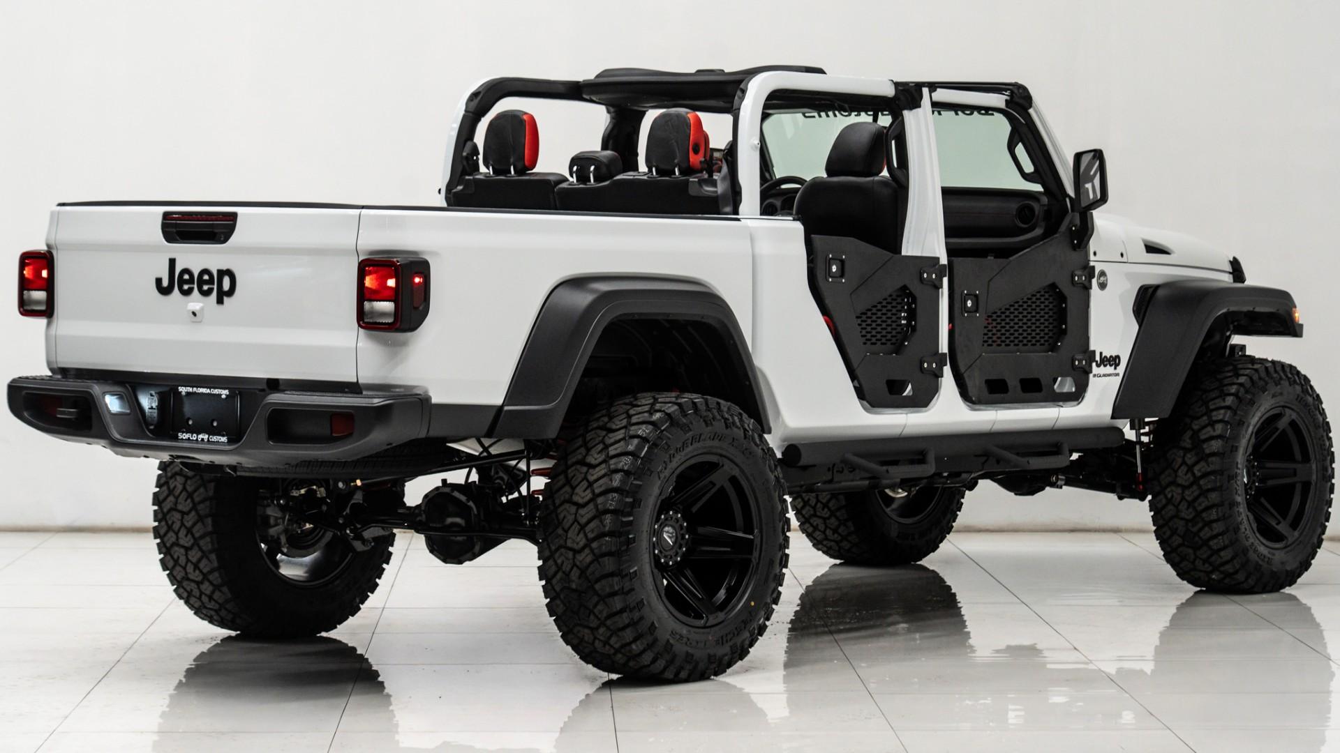 2025 JEEP GLADIATOR in White, photo 21 of 48