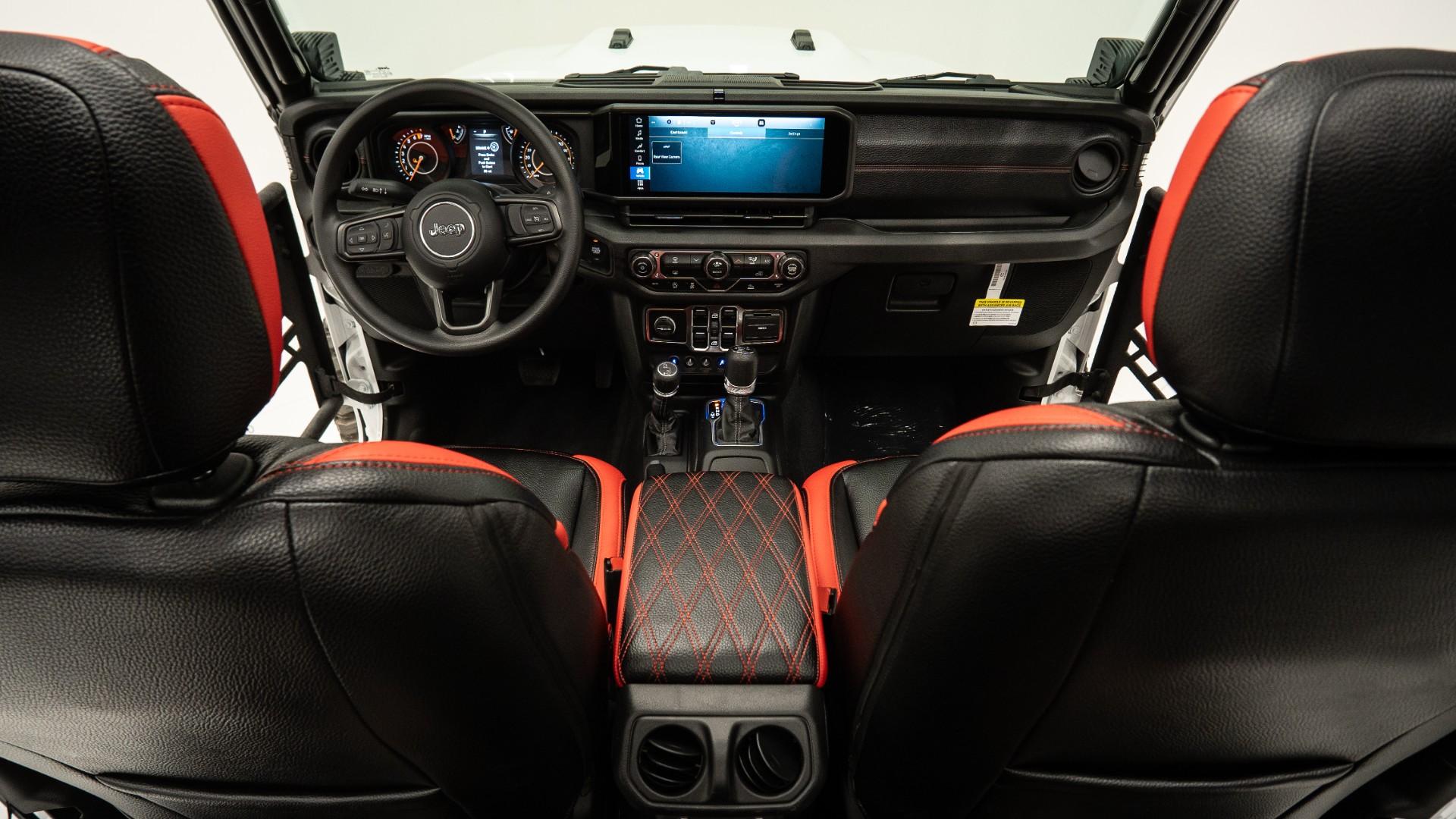 2025 JEEP GLADIATOR in White, photo 3 of 48