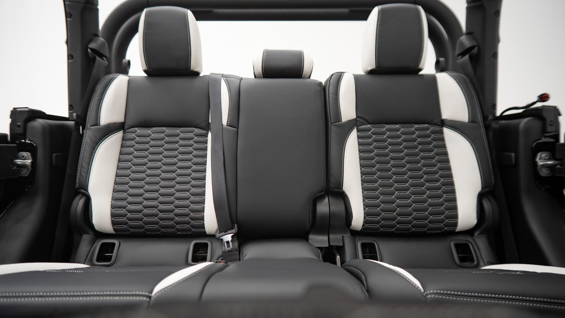 2025 JEEP GLADIATOR in Black, photo 19 of 27
