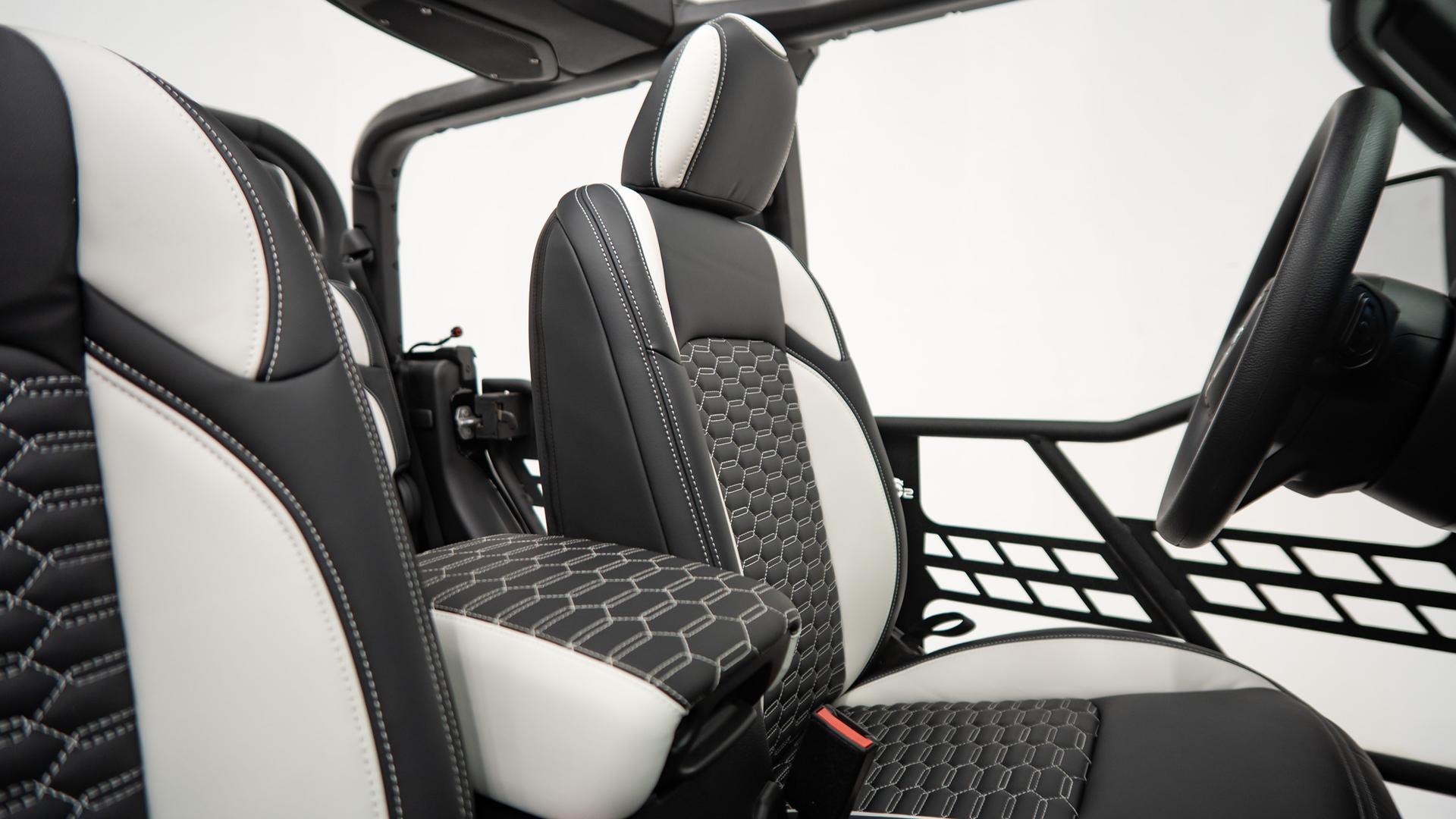 2025 JEEP GLADIATOR in Black, photo 15 of 27