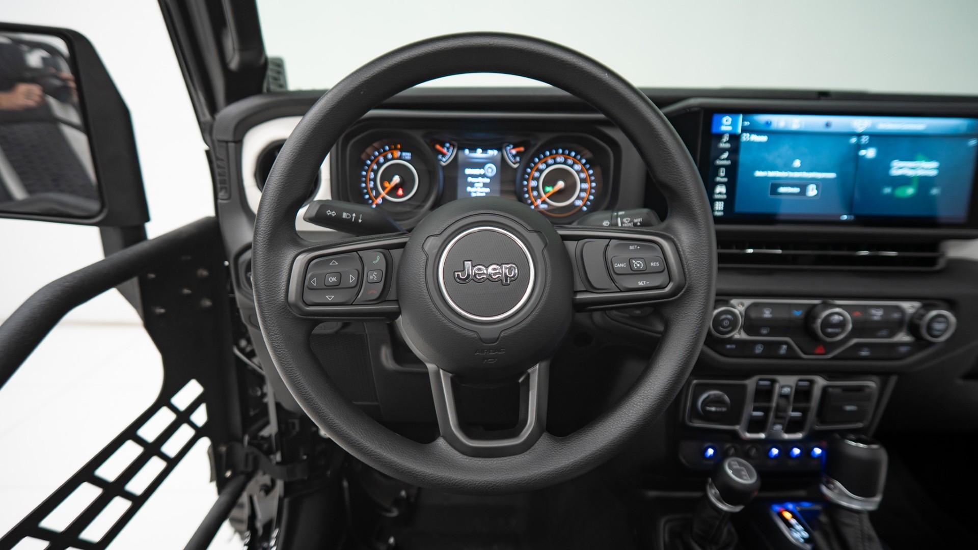 2025 JEEP GLADIATOR in Black, photo 23 of 27
