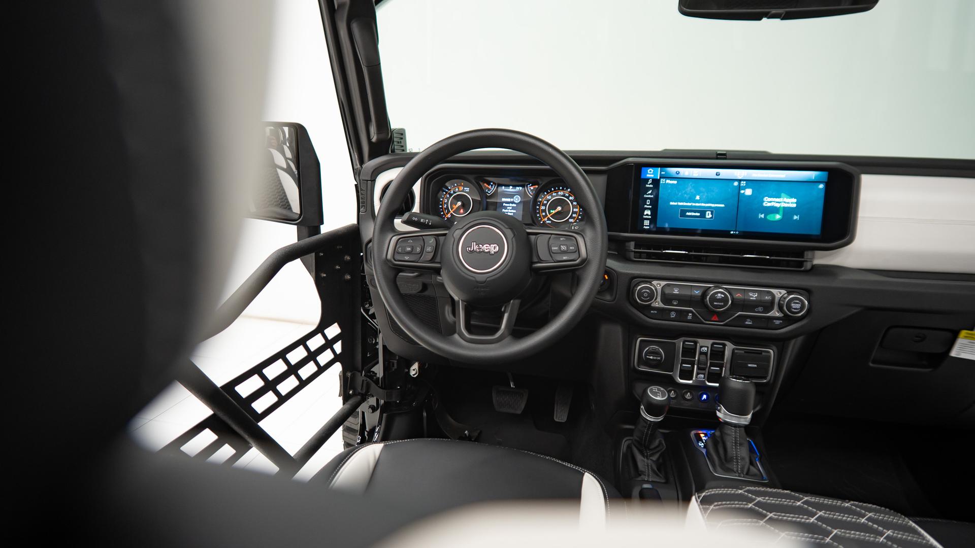 2025 JEEP GLADIATOR in Black, photo 22 of 27