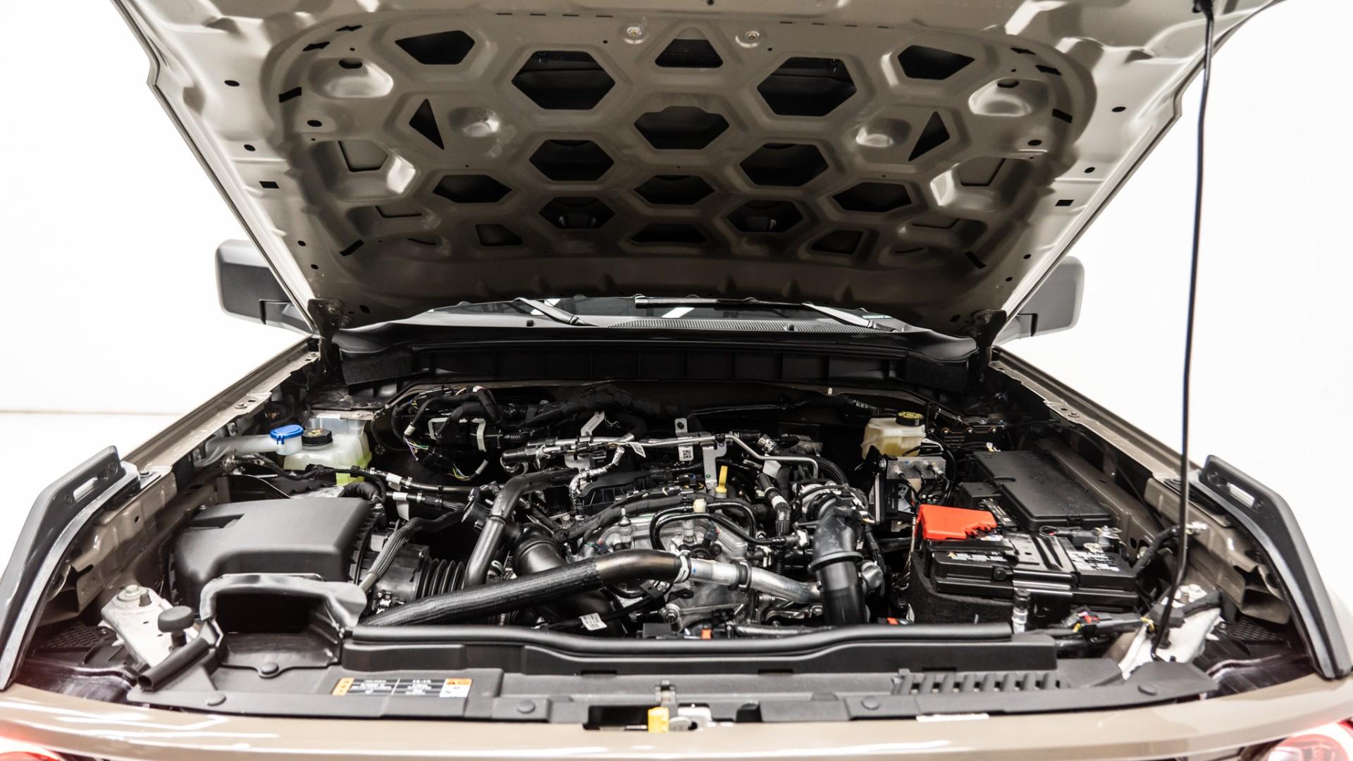 2025 FORD BRONCO in Marsh Gray, photo 17 of 60