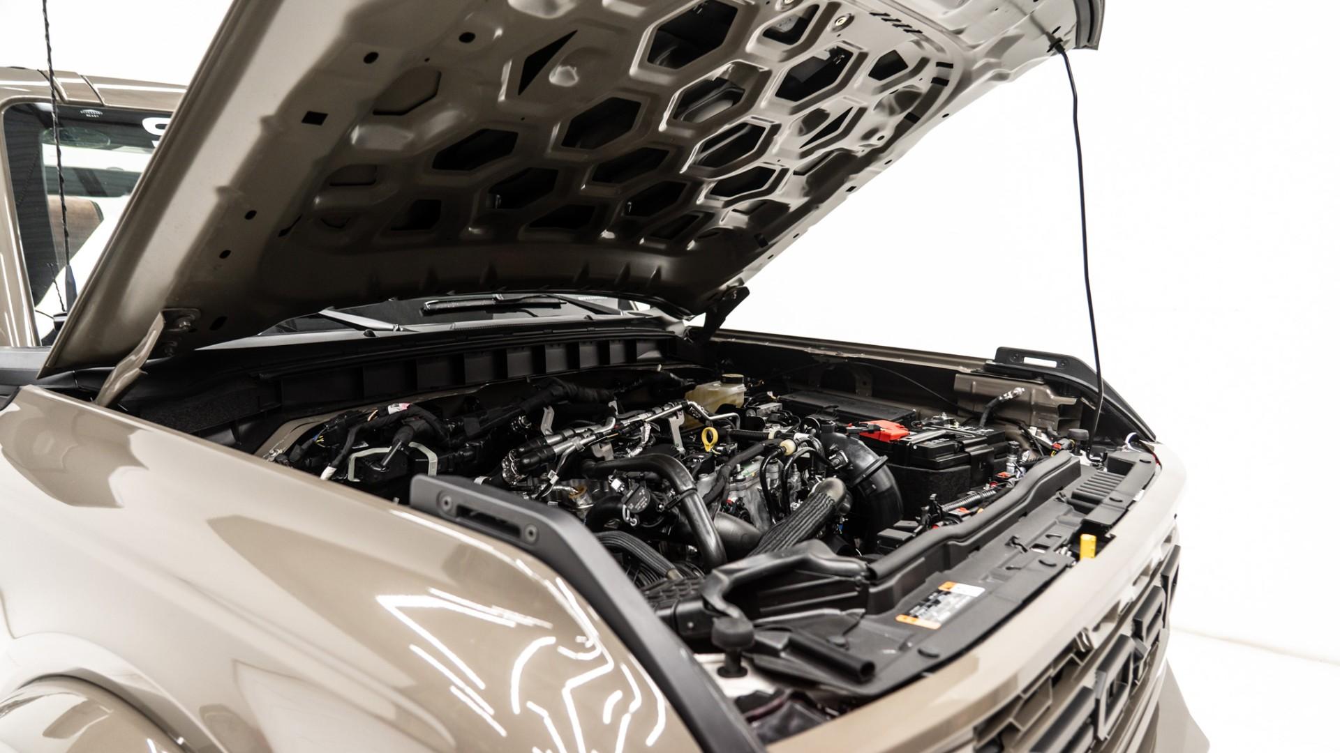 2025 FORD BRONCO in Marsh Gray, photo 18 of 60
