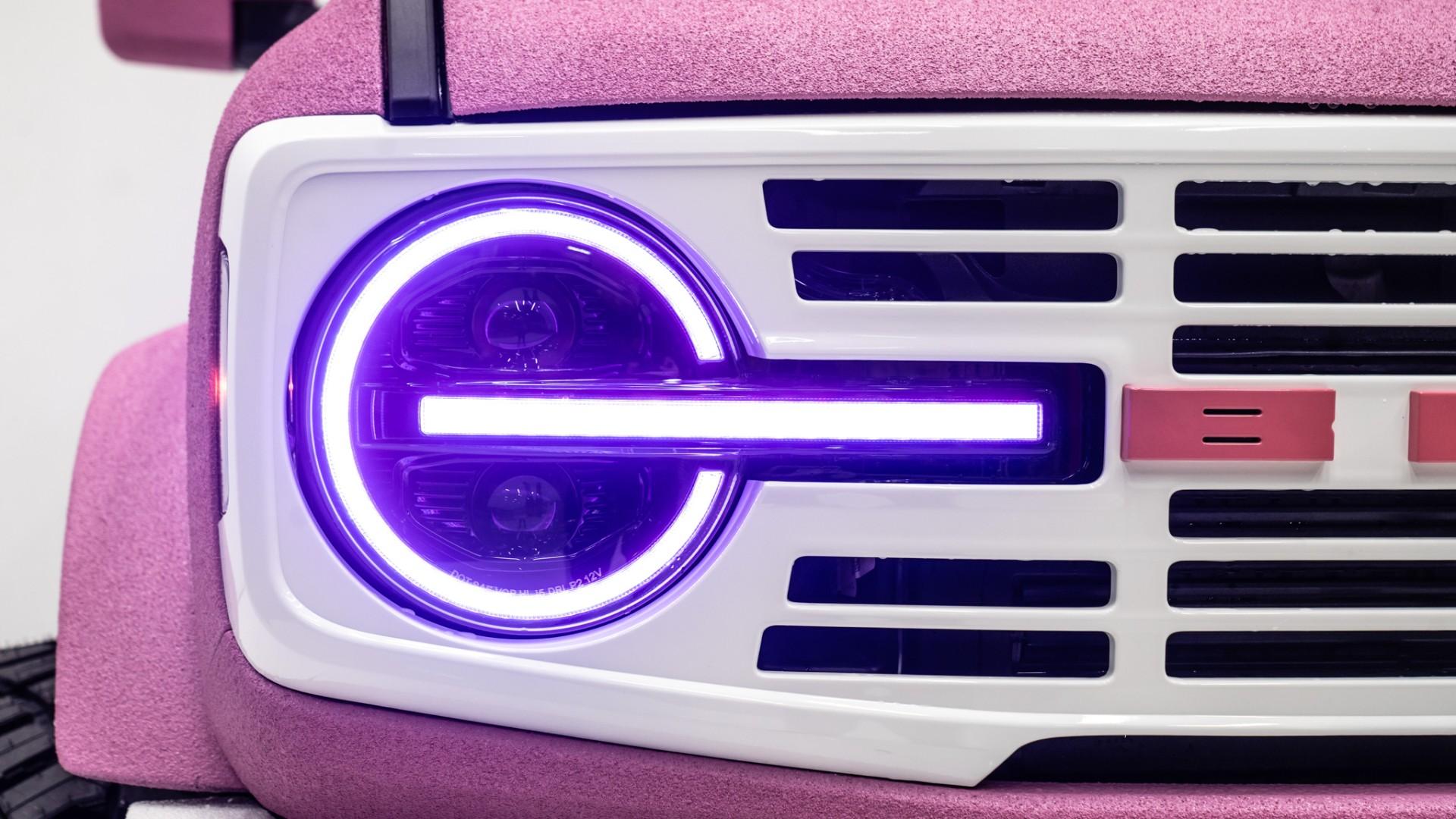 2025 FORD BRONCO in Pink, photo 11 of 37