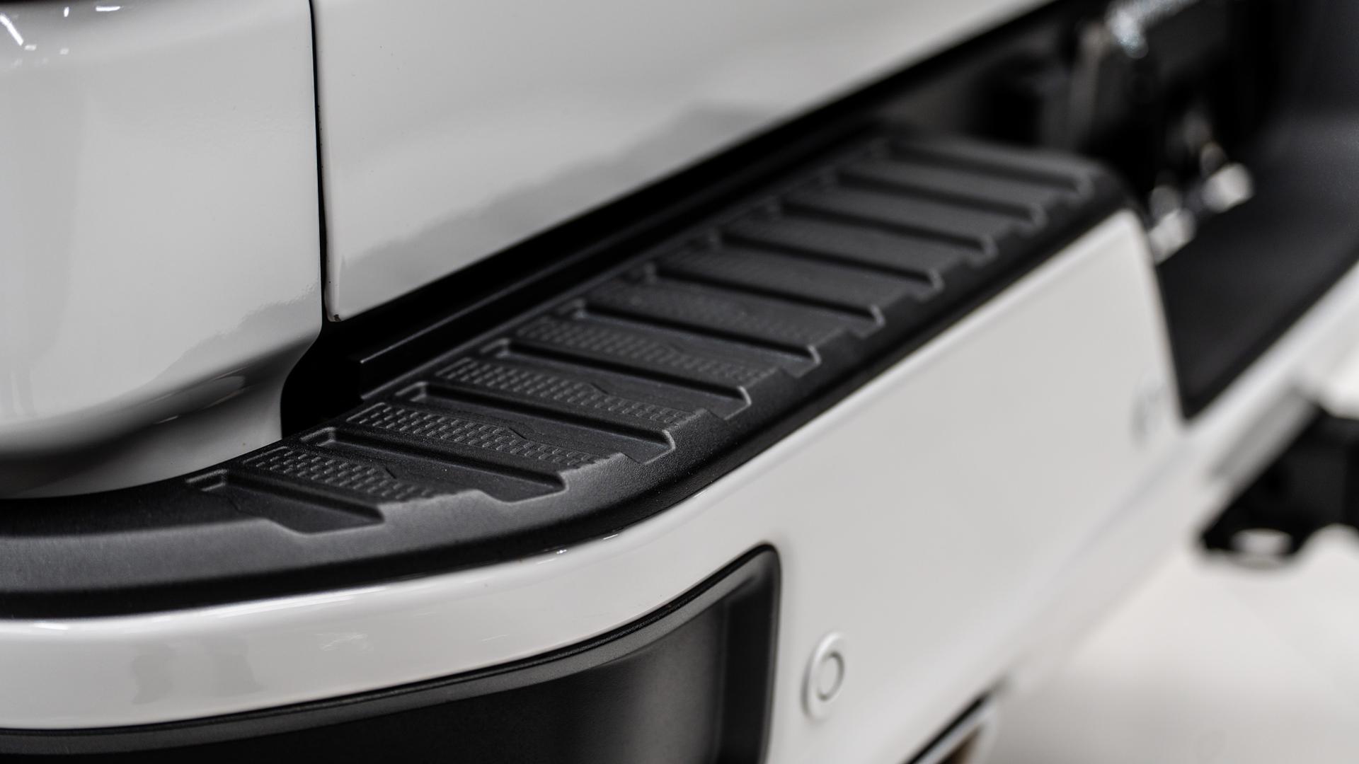 2023 GMC SIERRA 1500 in SUMMIT WHITE, photo 14 of 55