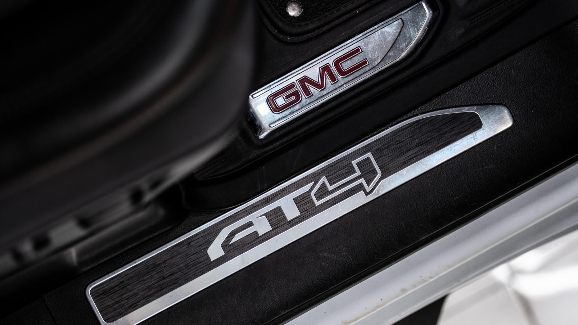 2023 GMC SIERRA 1500 in SUMMIT WHITE, photo 32 of 55