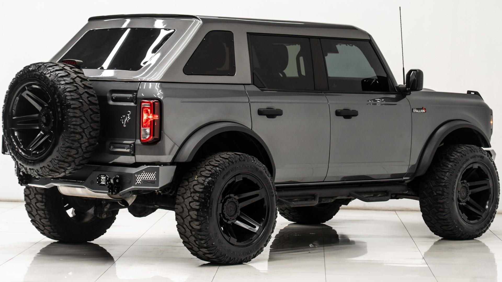 2023 FORD BRONCO in Carbonized Gray, photo 10 of 60
