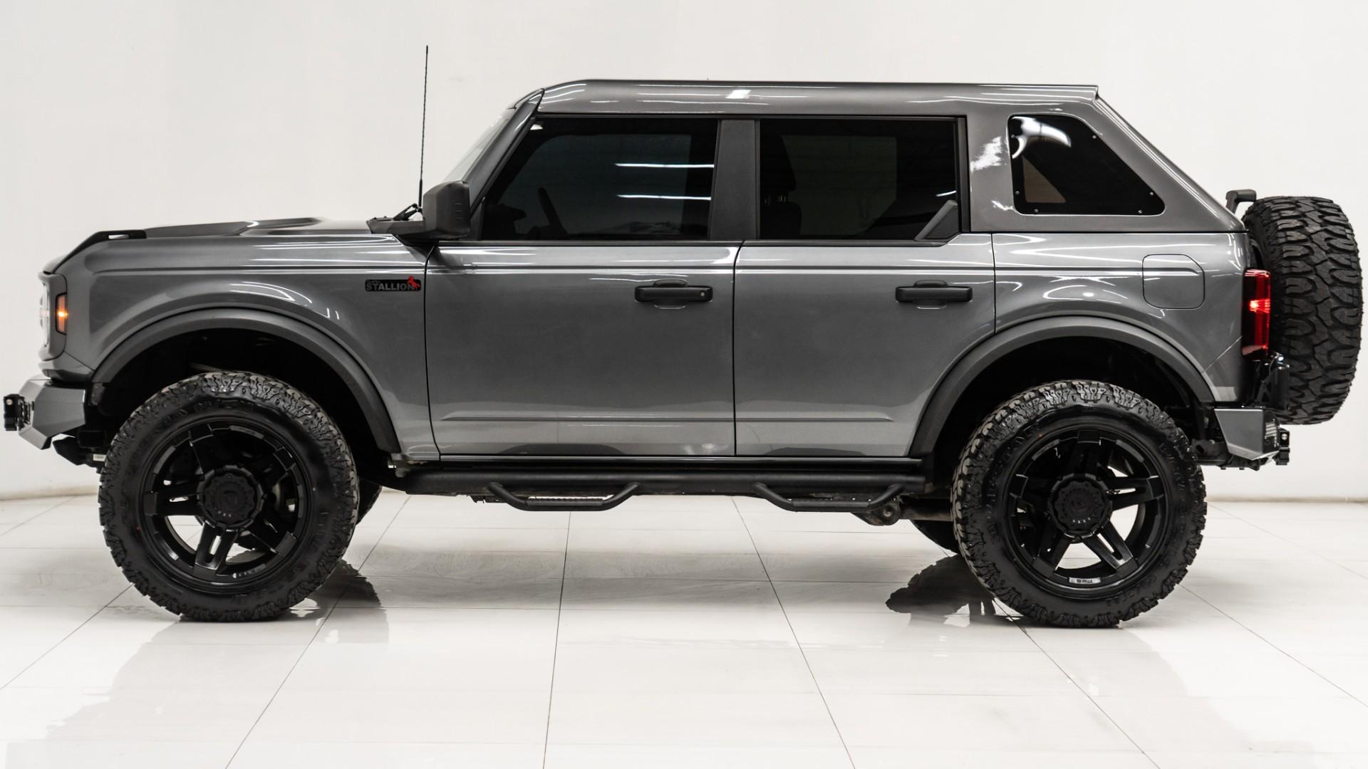2023 FORD BRONCO in Carbonized Gray, photo 11 of 60