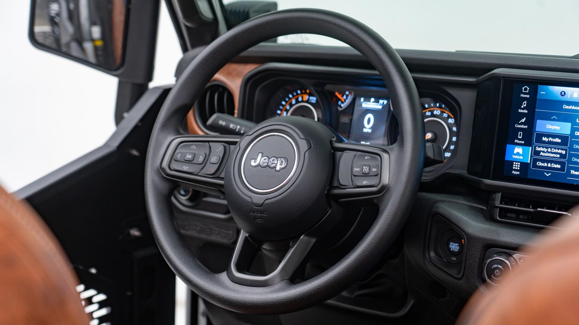 2025 JEEP GLADIATOR in Black, photo 37 of 57