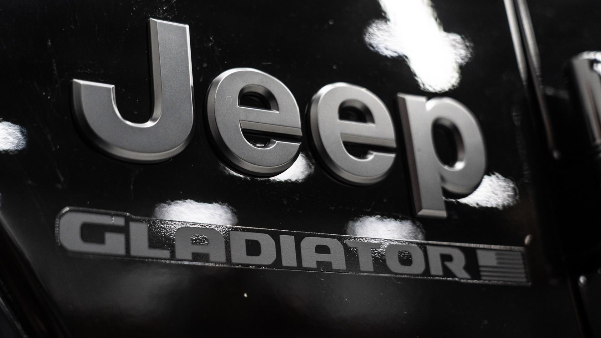 2025 JEEP GLADIATOR in Black, photo 24 of 57