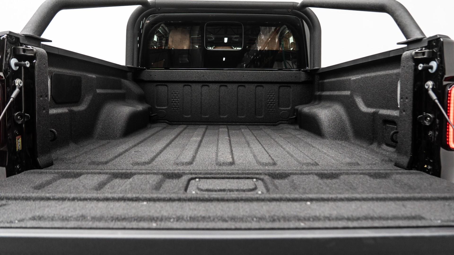 2025 JEEP GLADIATOR in Black, photo 32 of 57