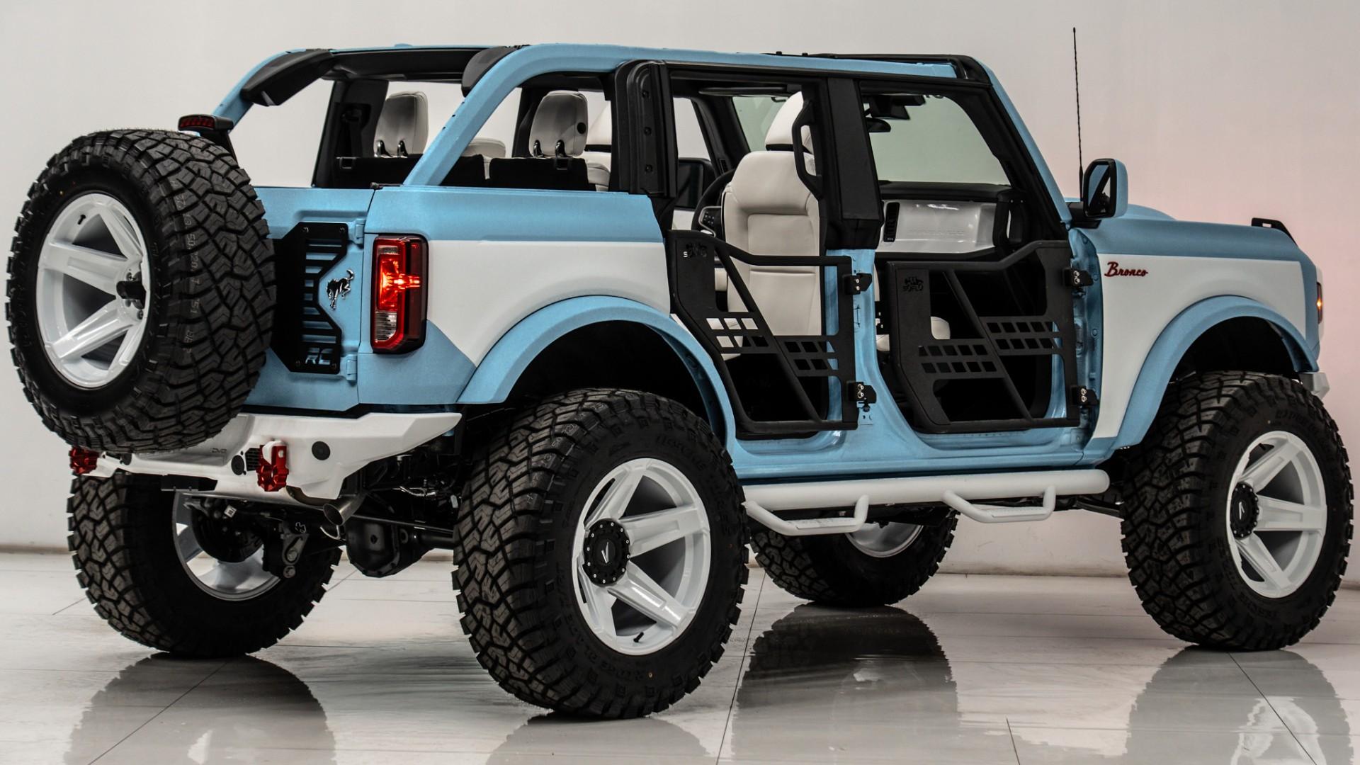 2025 FORD BRONCO in Blue, photo 13 of 57