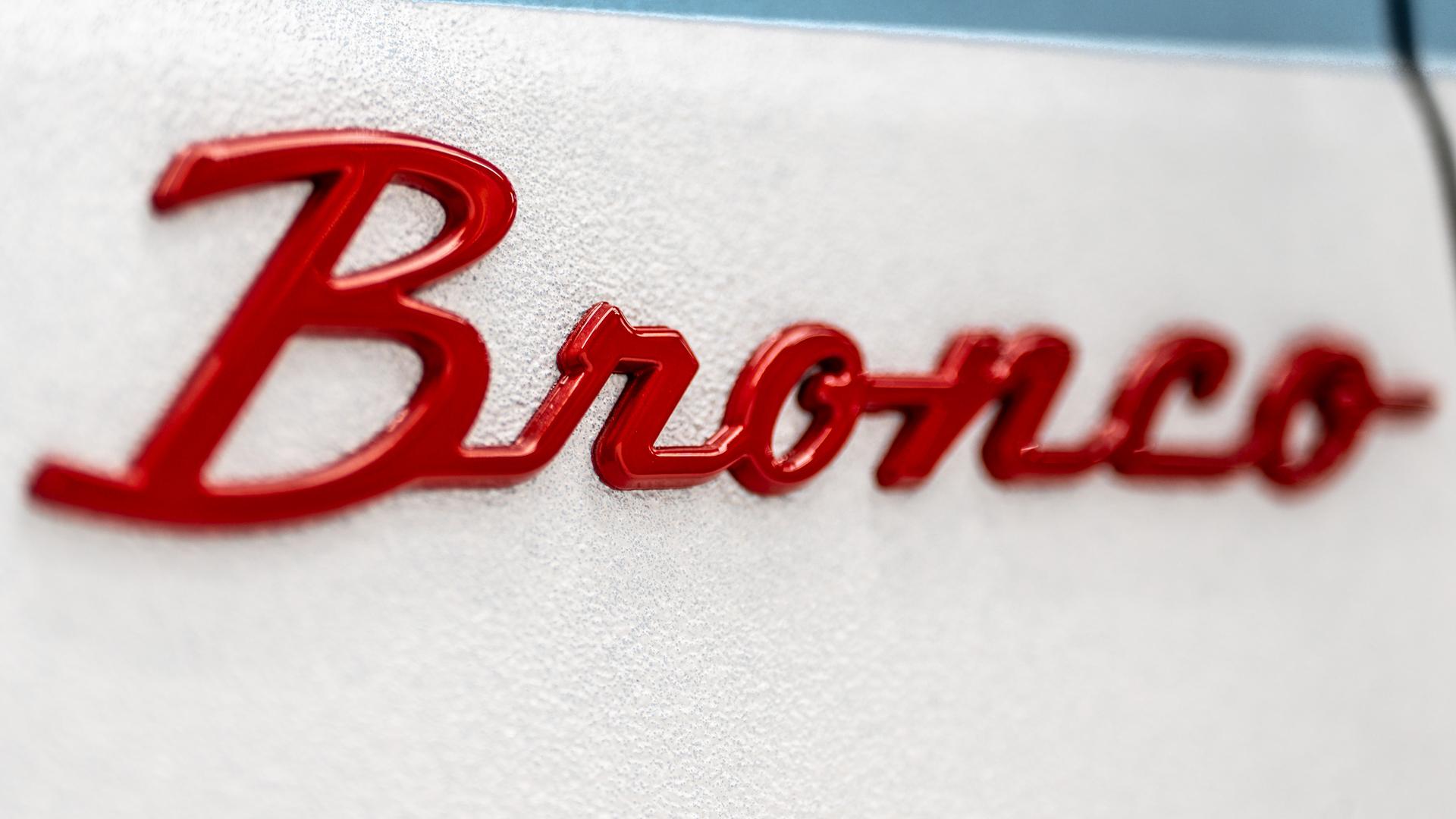 2025 FORD BRONCO in Blue, photo 50 of 57