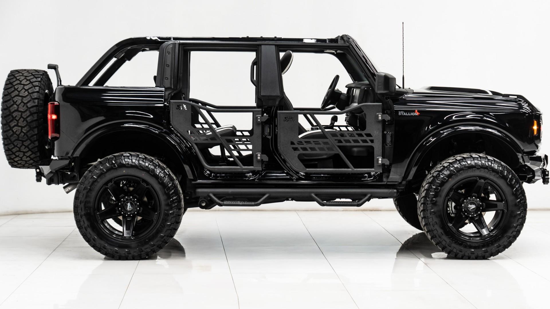2025 FORD BRONCO in Black, photo 14 of 60