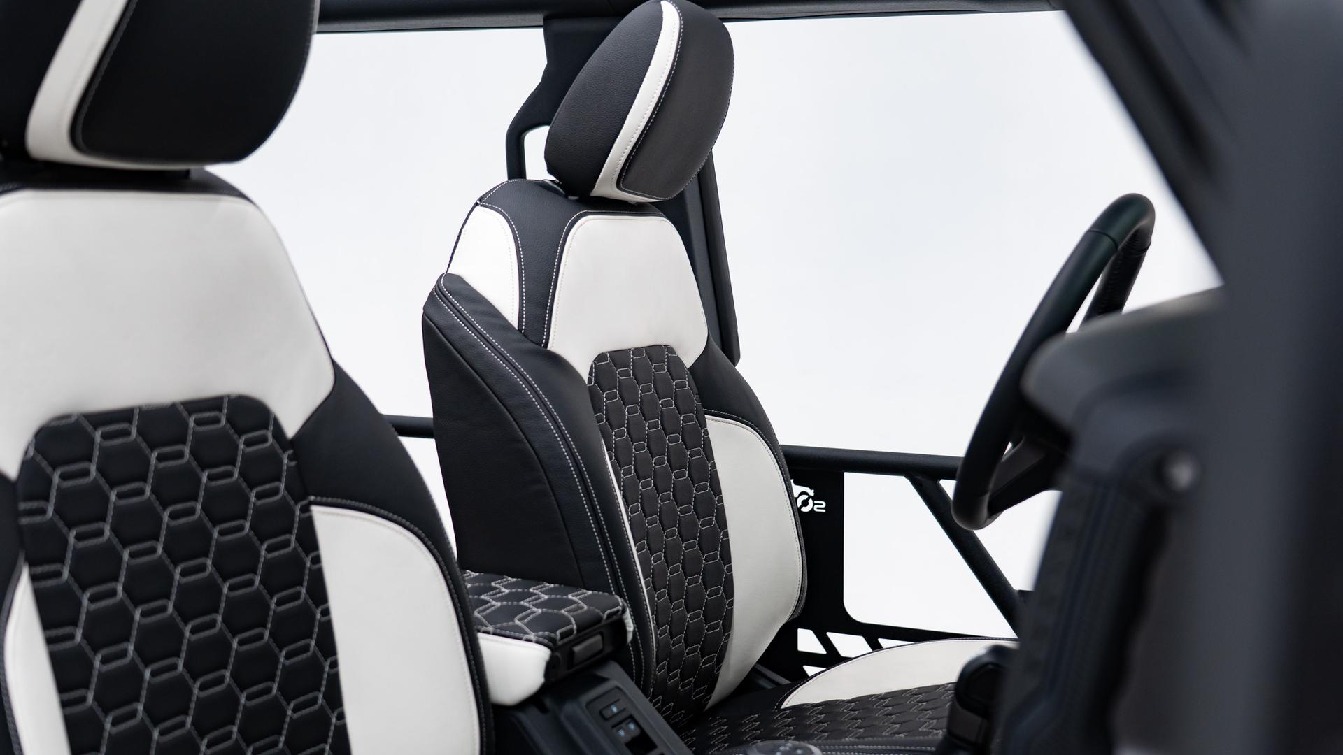 2025 FORD BRONCO in Black, photo 20 of 60
