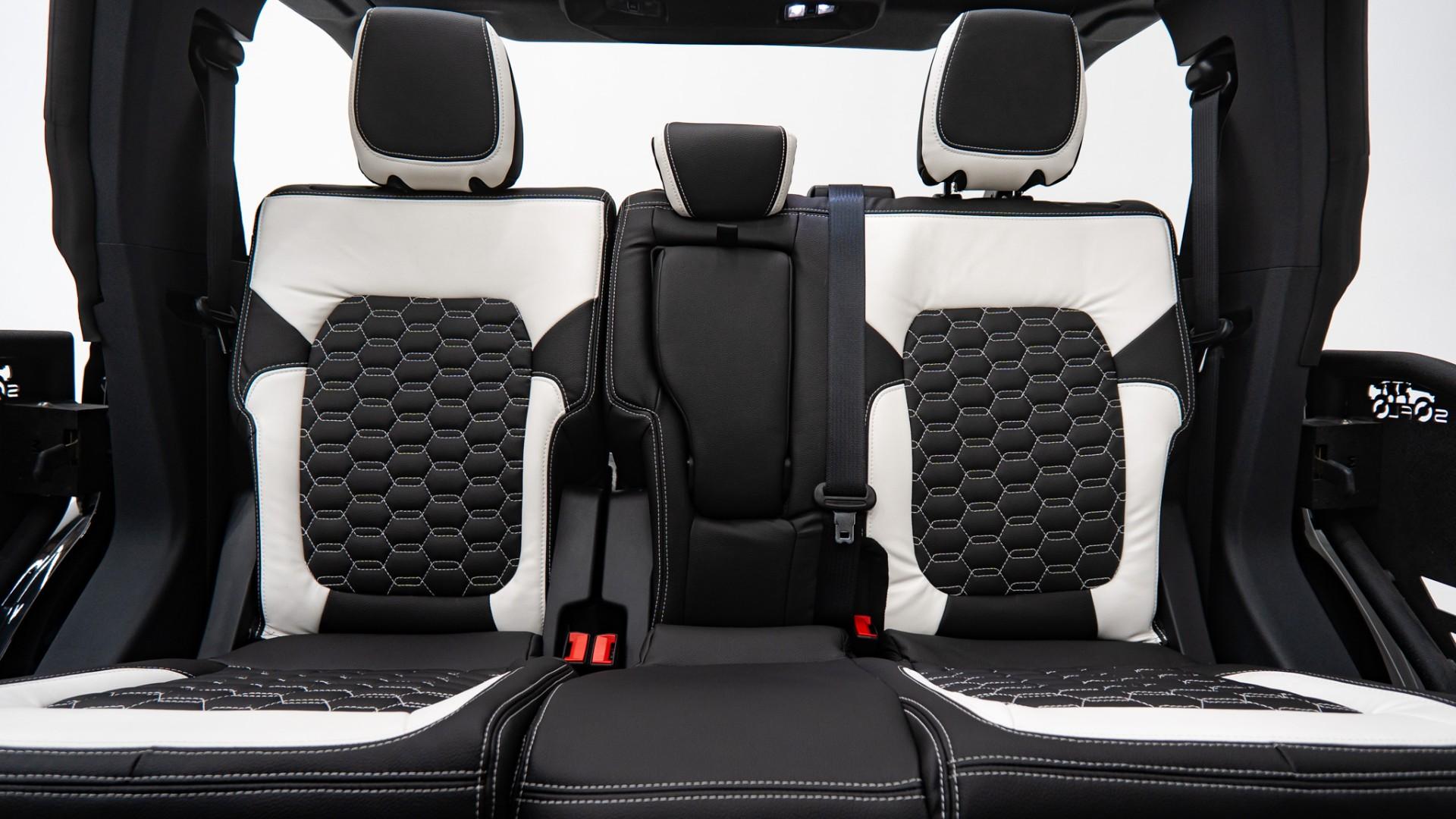 2025 FORD BRONCO in Black, photo 21 of 60