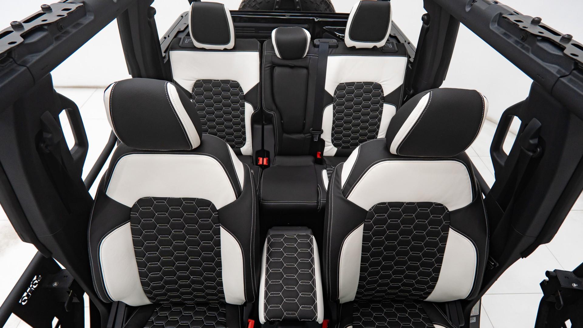 2025 FORD BRONCO in Black, photo 23 of 60