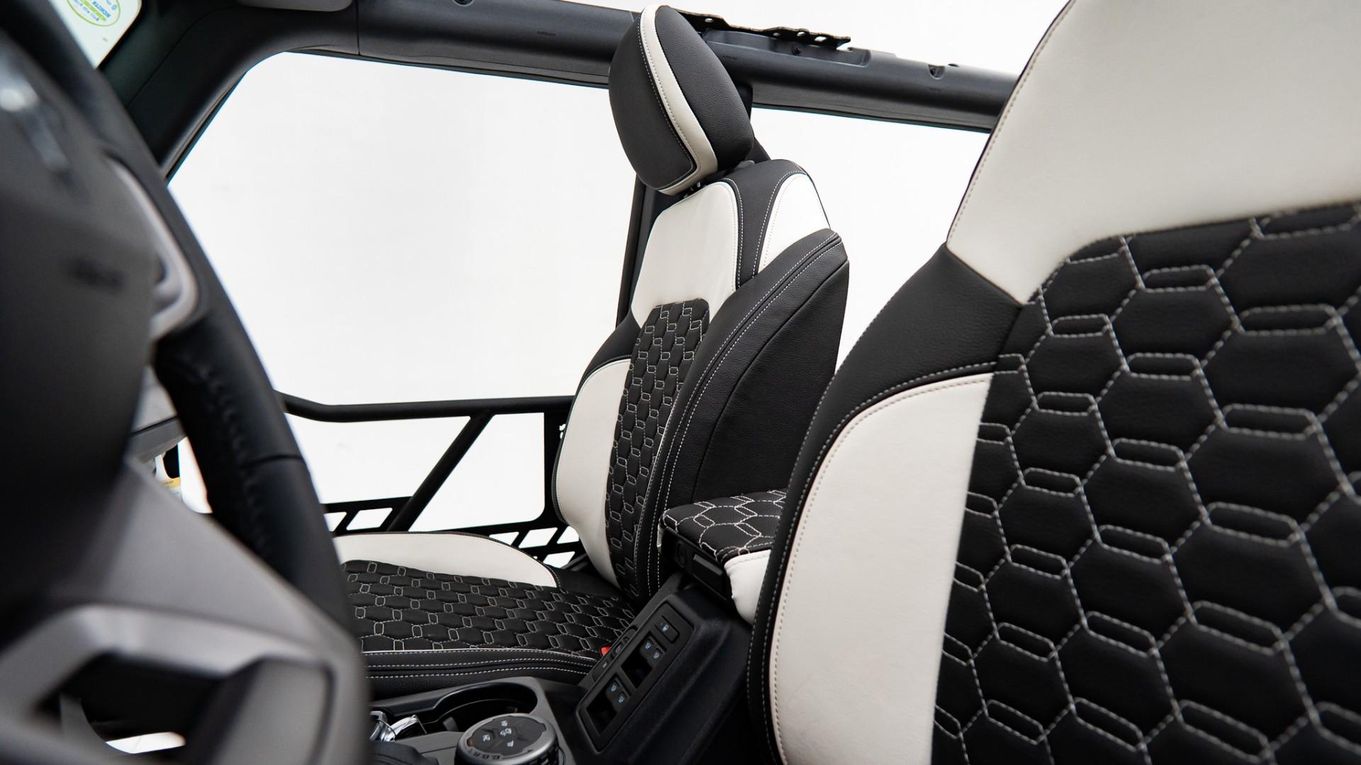 2025 FORD BRONCO in Black, photo 28 of 60