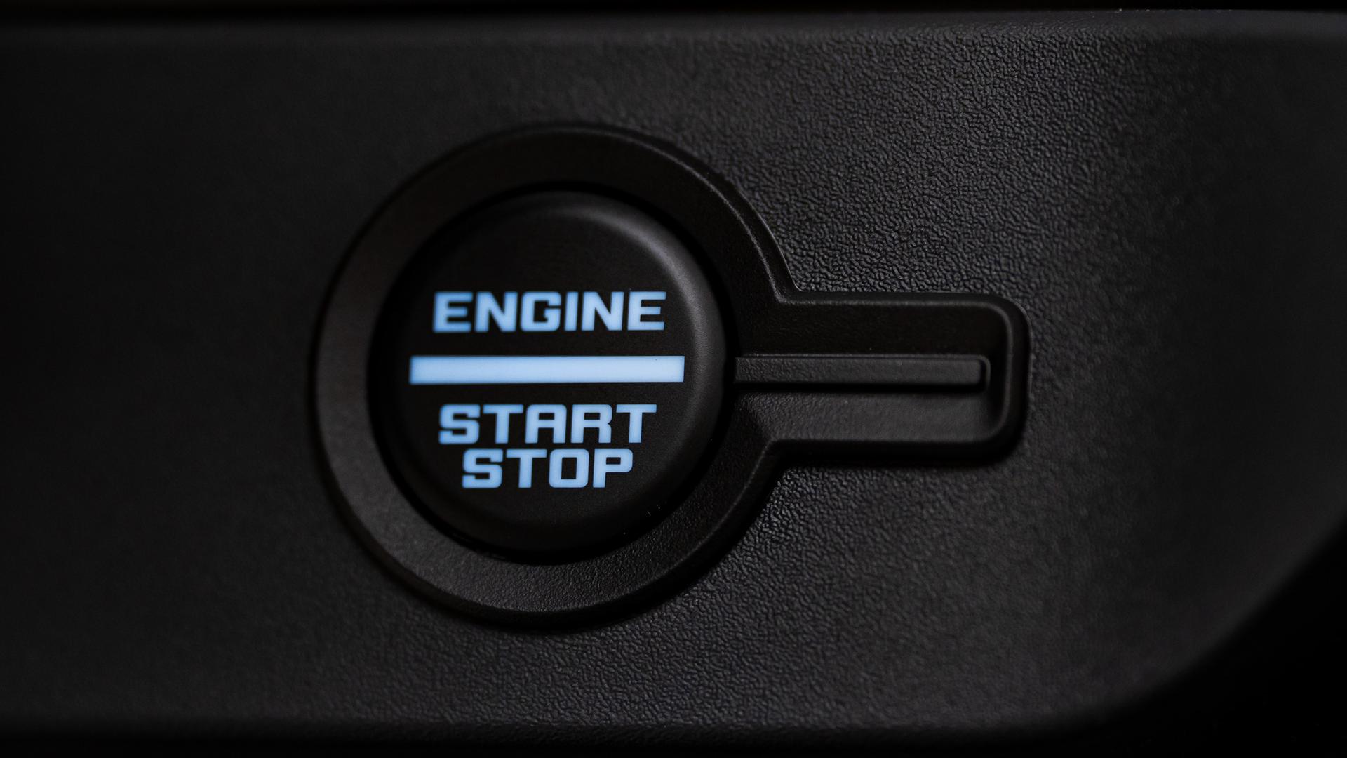 2025 FORD BRONCO in Black, photo 32 of 60