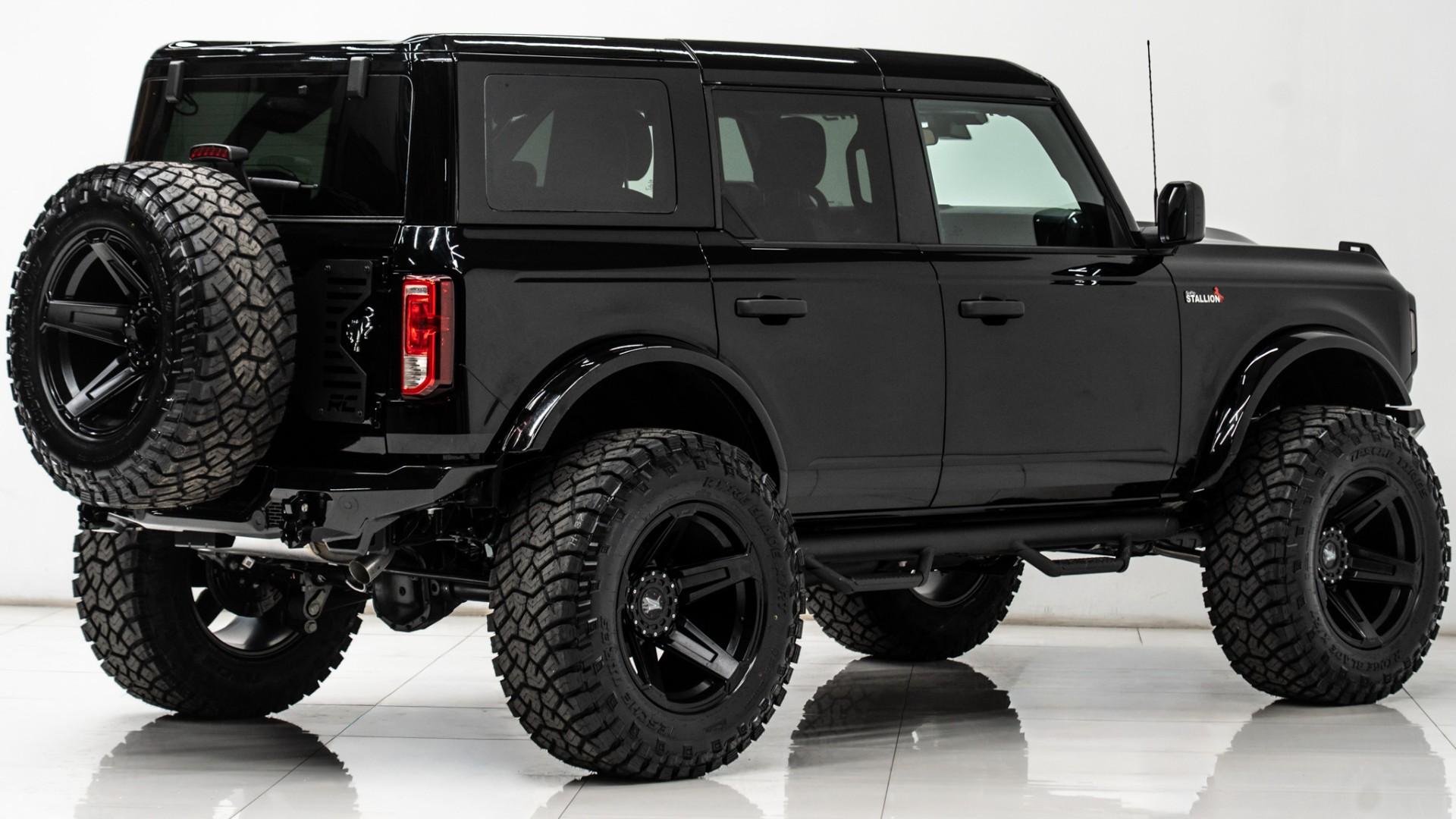 2025 FORD BRONCO in Black, photo 8 of 60