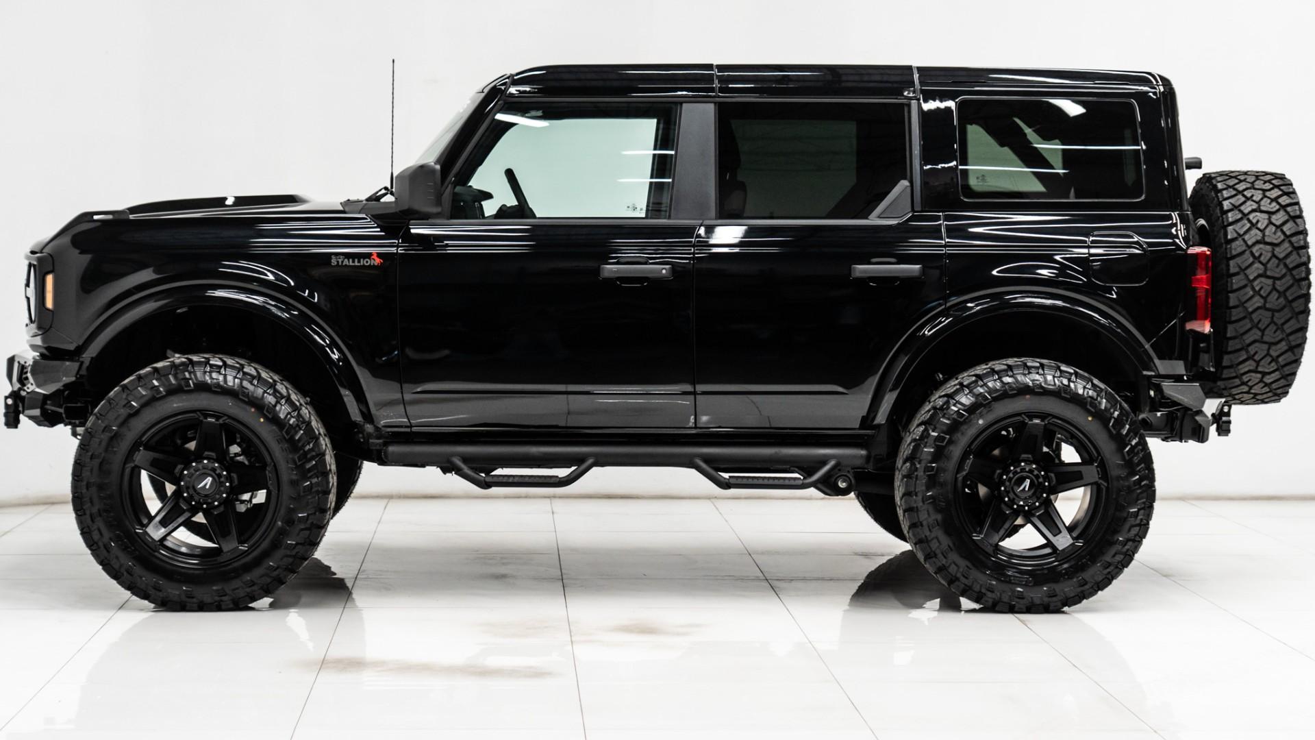 2025 FORD BRONCO in Black, photo 11 of 60