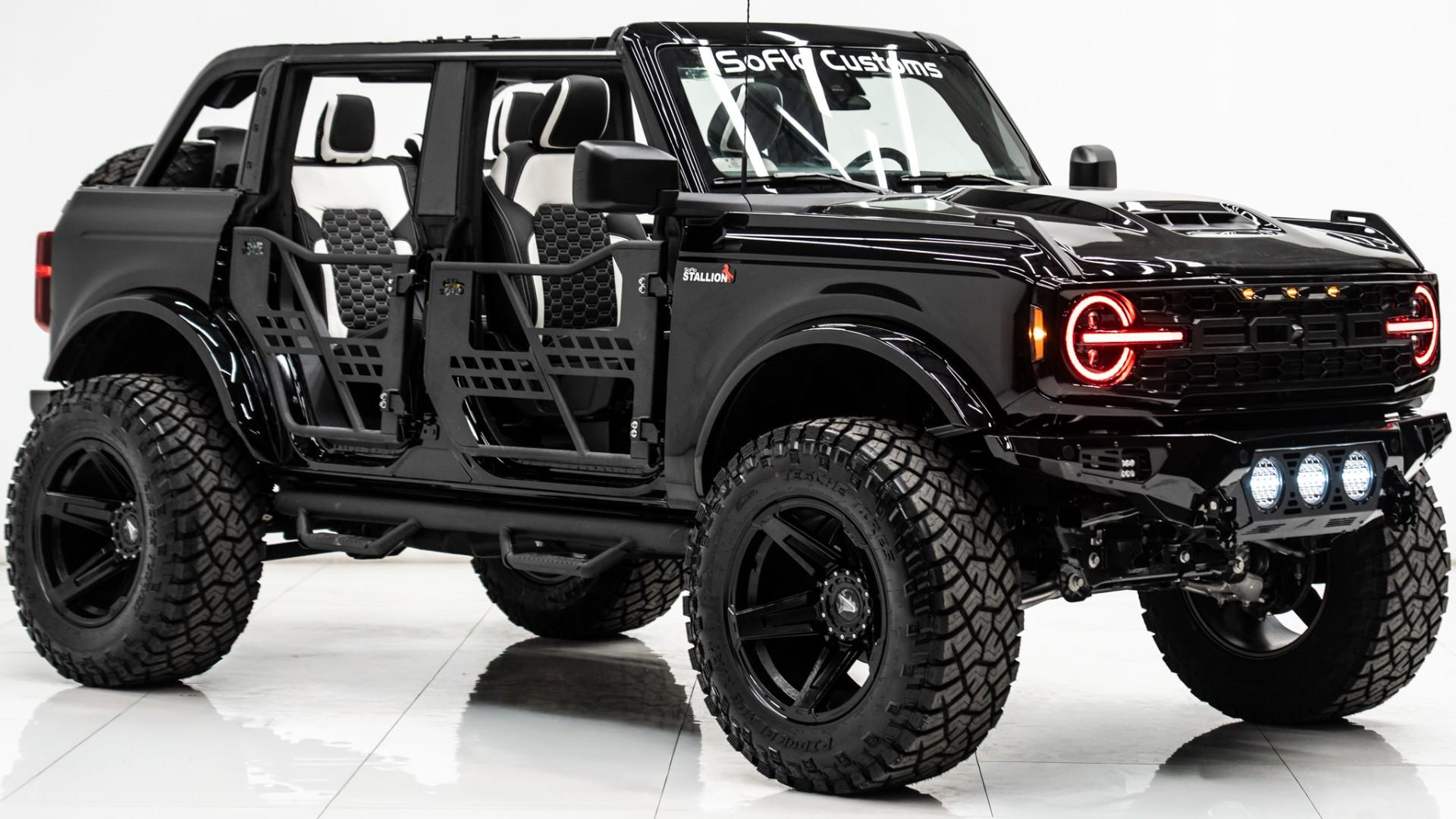 2025 FORD BRONCO in Black, photo 13 of 60